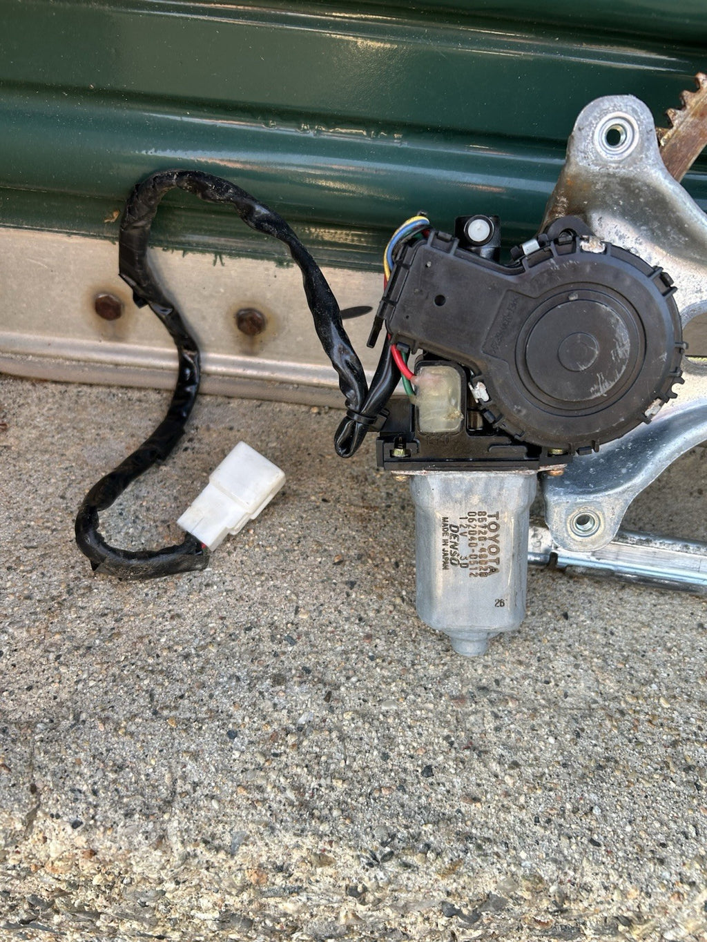 1999-2003 Lexus RX300 RX 300 Front Left Driver Window Regulator w/ Motor