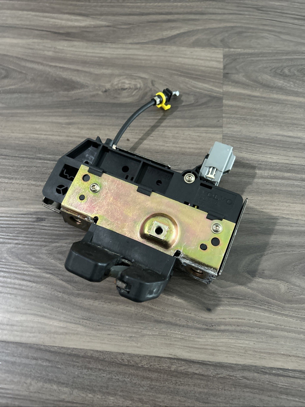 30753071 Tailgate / Trunk / Boot Lock / Catch / Latch Volvo XC90 2005