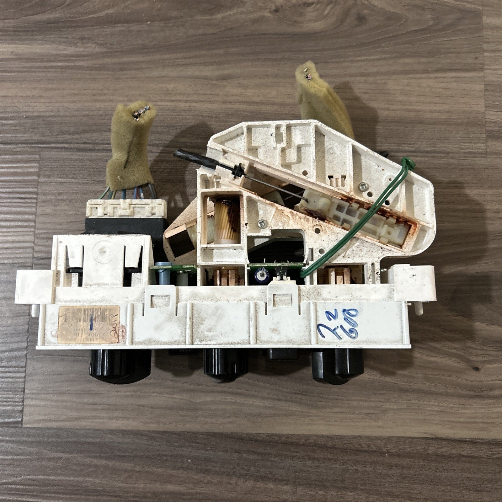 2001-04 Nissan Xterra Frontier Climate Heater AC Control Panel OEM 173-011-1160