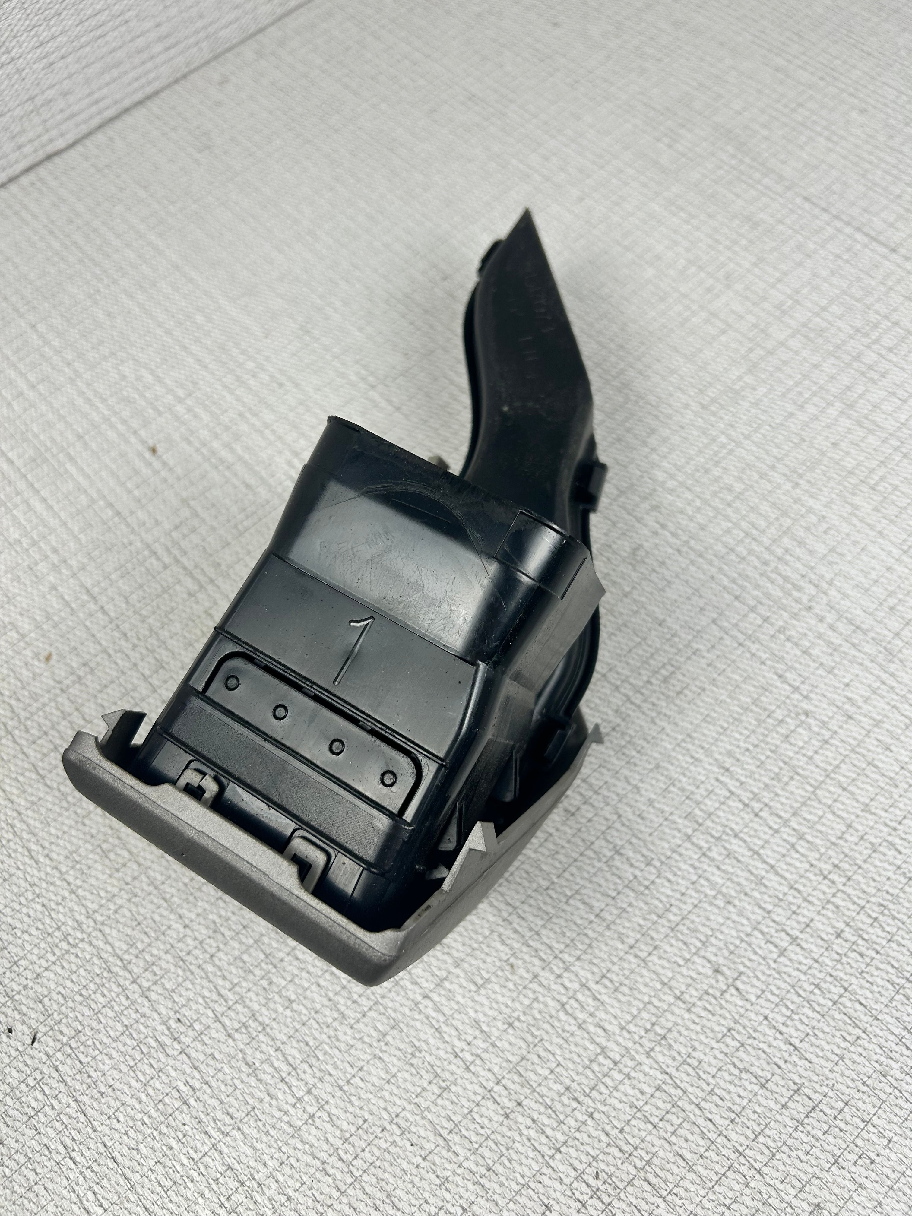 Left Dash Air Vent Chevy Colorado GMC Canyon Silver OEM 2004–2012