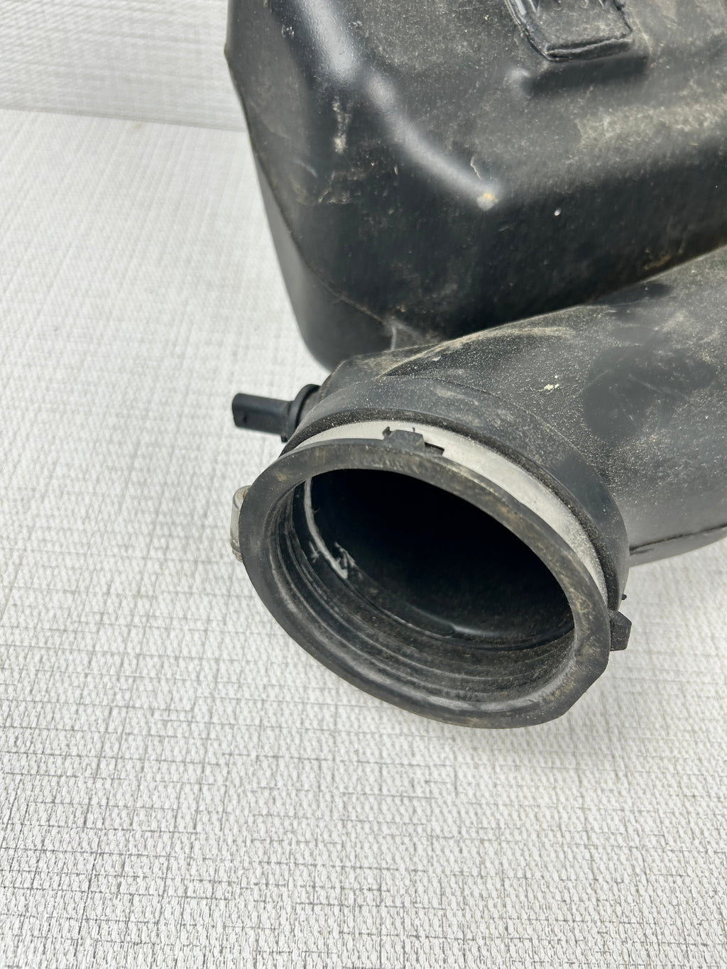 2011 - 2013 Dodge Durango Cherokee 3.6L Resonator Air Intake Tube OEM