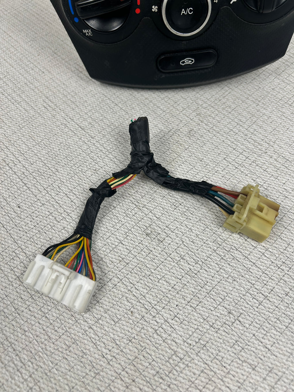 Hyundai Accent A/C Heater Climate Control Temperature Fan 2014 OEM