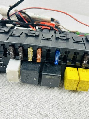 01-09 Mercedes W203 C320 C230 W209 CLK500 CLK320 Rear Trunk SAM Fuse Relay Box