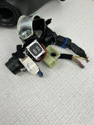 2015 - 2017 Kia Sedona Ignition Switch Door Lock Key & Shroud OEM