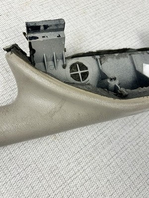 Tahoe Silverado Escalade Yukon Sierra Driver LH Door Armrest 1999-2002 Gray