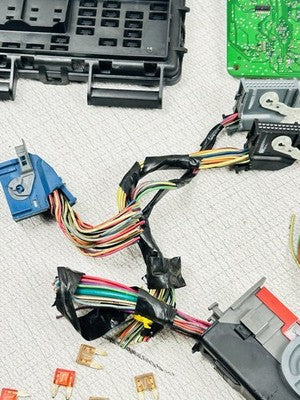 Ford Mustang Interior Fuse Box BCM Power Module 2005 OEM 4R3T-14B476-FM-F
