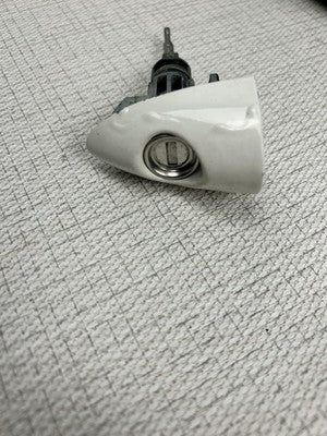 2015 - 2017 Kia Sedona Ignition Switch Door Lock Key & Shroud OEM