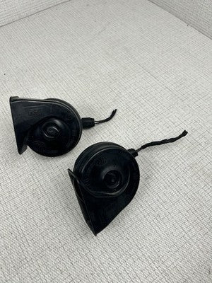 06-13 BMW E90 E92 335i 328i 13-15 X1 High Low Horn Pair Set Left & Right OEM