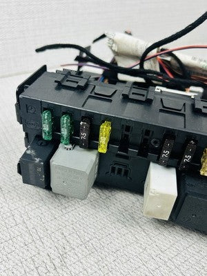 01-09 Mercedes W203 C320 C230 W209 CLK500 CLK320 Rear Trunk SAM Fuse Relay Box