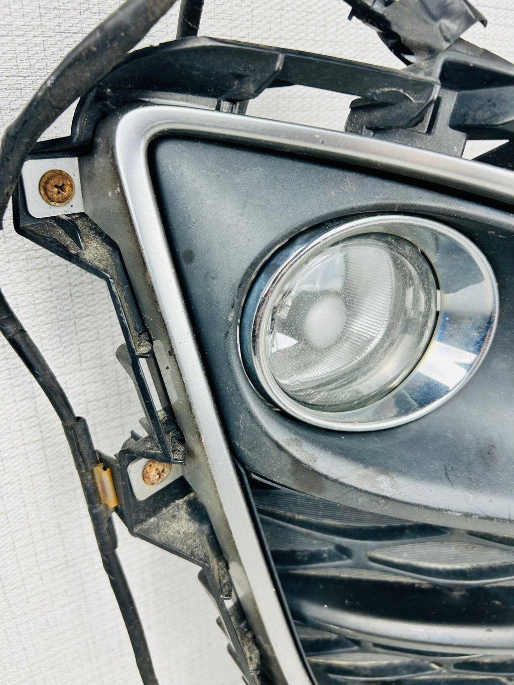 2010-2012 Mazda Cx-7 Bumper Grille Right Fog Light Insert OEM J9424 DG