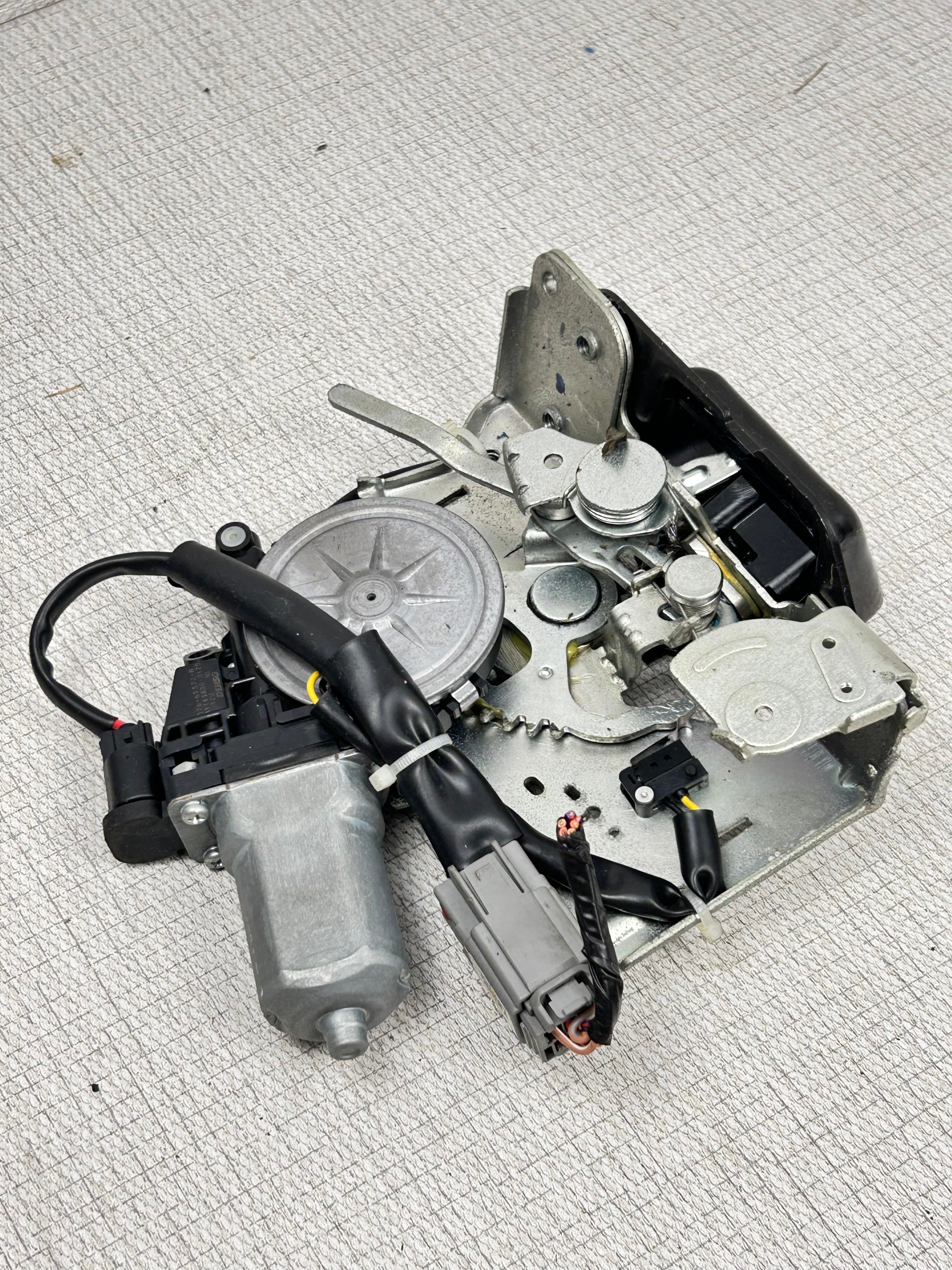 2011- 2021 Jeep Grand Cherokee Rear Power Liftgate Latch Lock Actuator Motor OEM