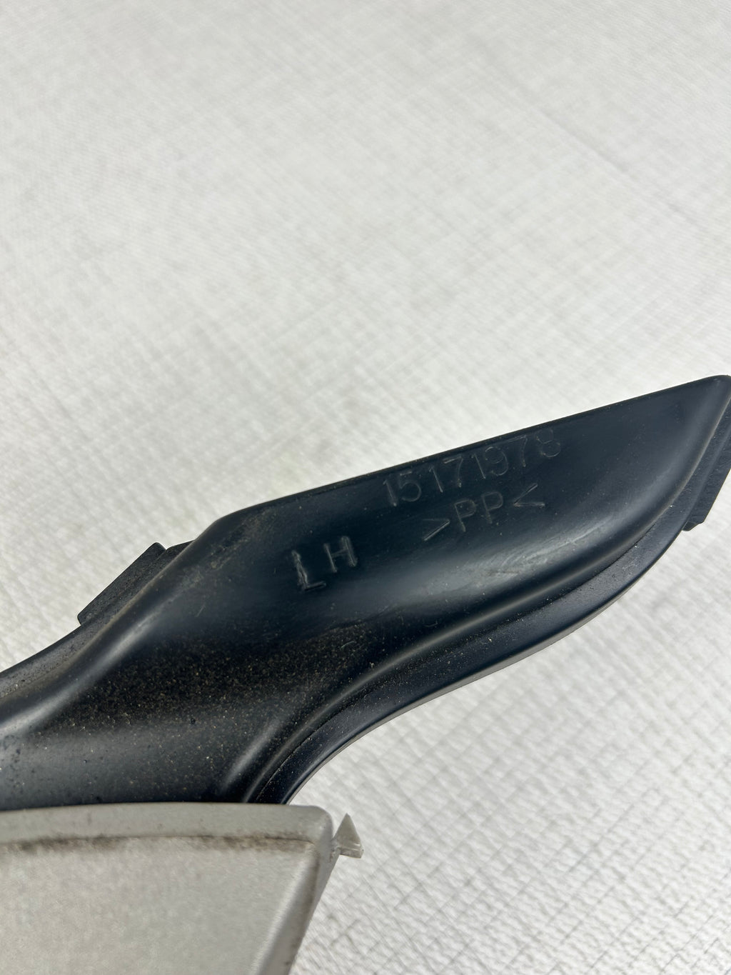 Left Dash Air Vent Chevy Colorado GMC Canyon Silver OEM 2004–2012