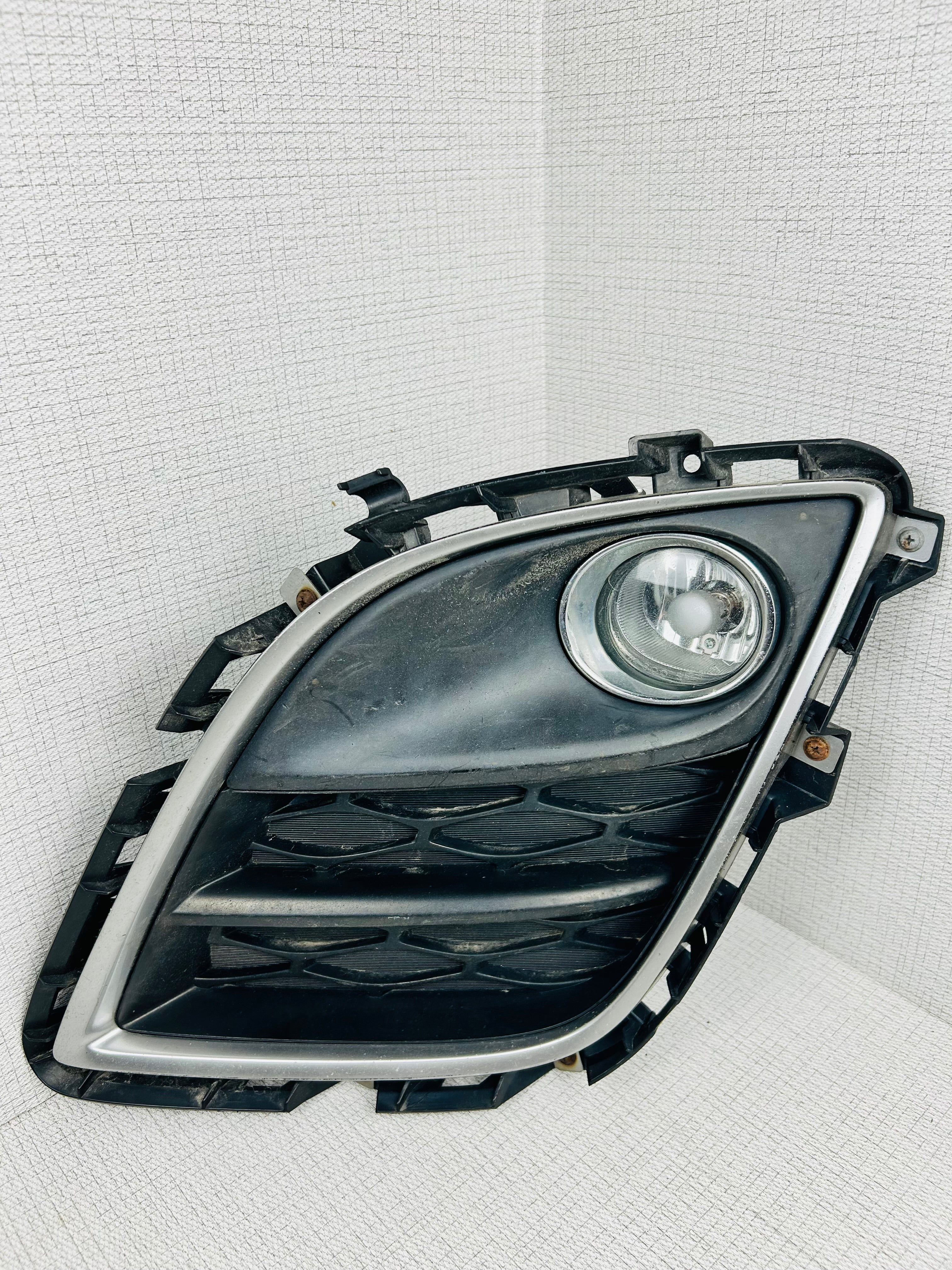 2010-2012 Mazda Cx-7 Bumper Grille Left Fog Light Insert OEM