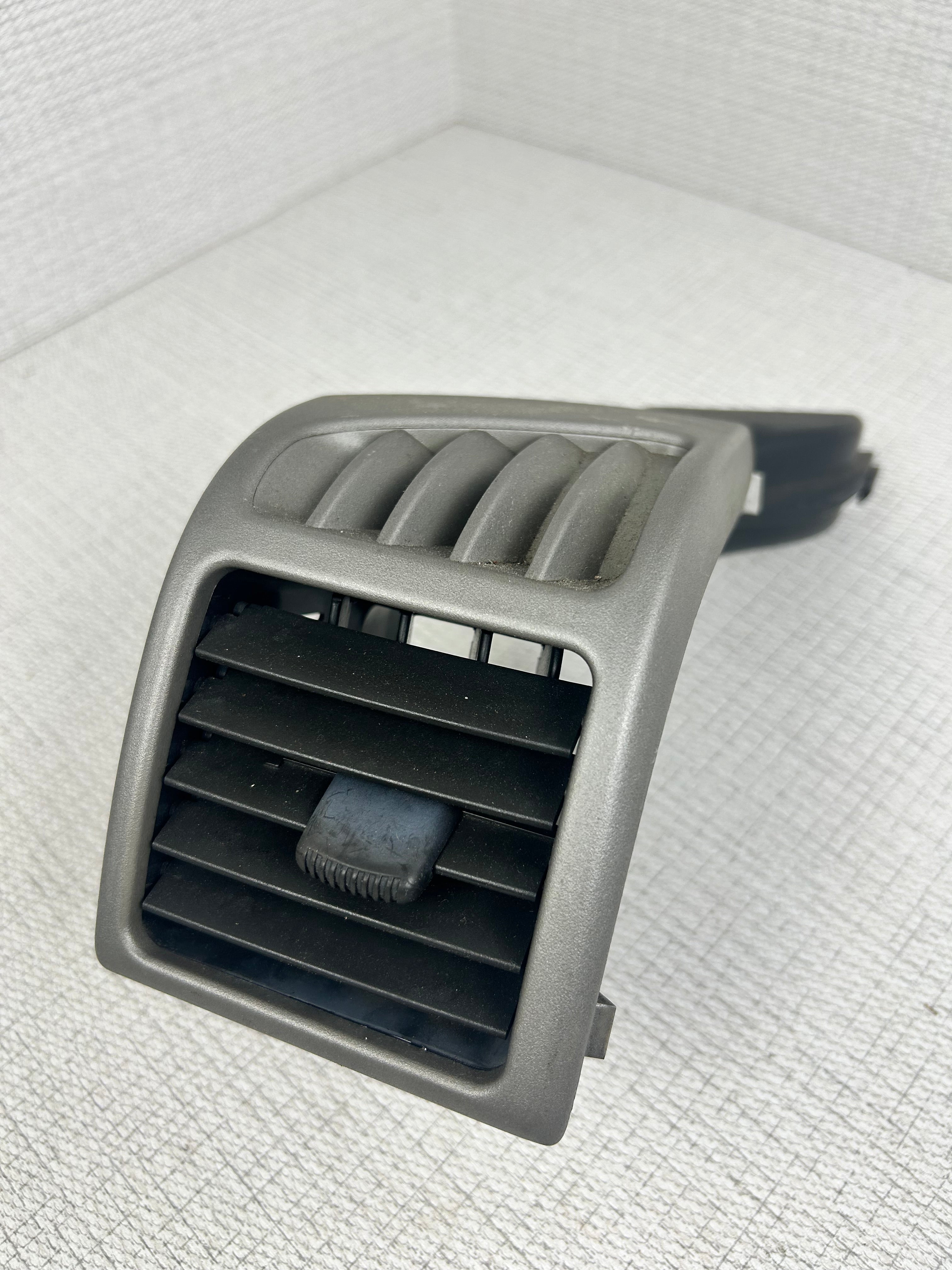 Left Dash Air Vent Chevy Colorado GMC Canyon Silver OEM 2004–2012