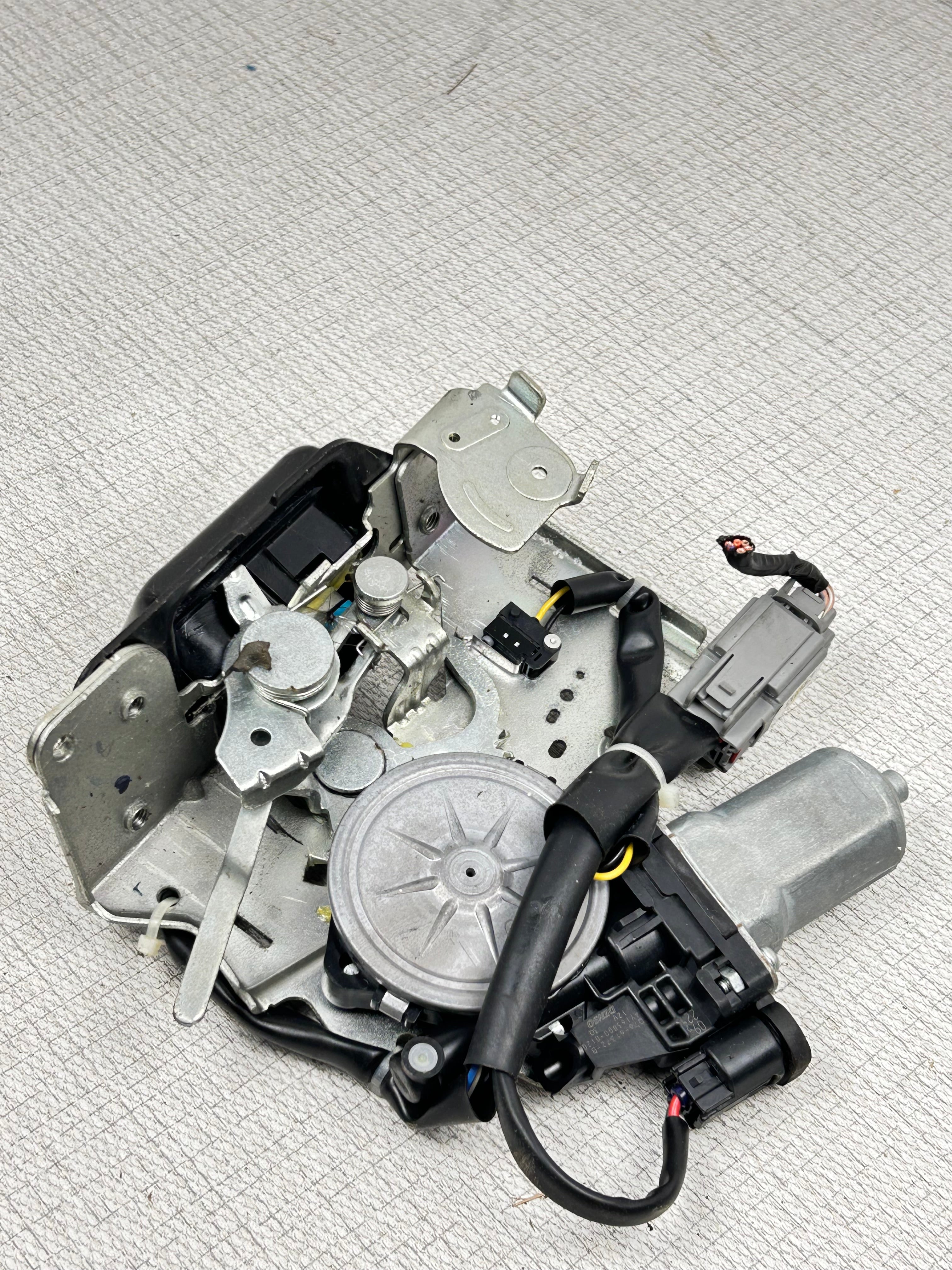 2011- 2021 Jeep Grand Cherokee Rear Power Liftgate Latch Lock Actuator Motor OEM