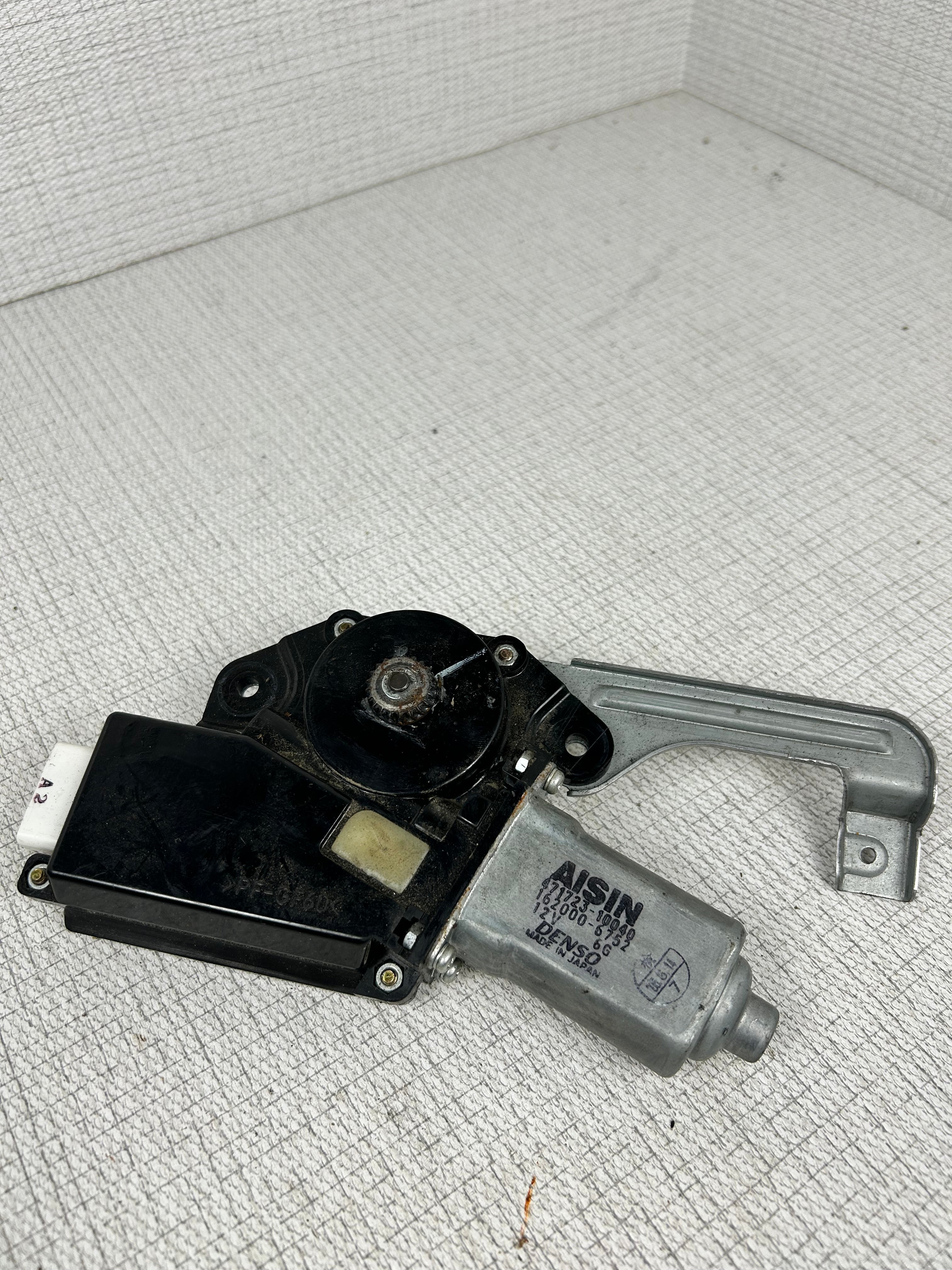 2001-2007 Toyota Sequoia Sun Roof Motor Sunroof 471723-10040 OEM