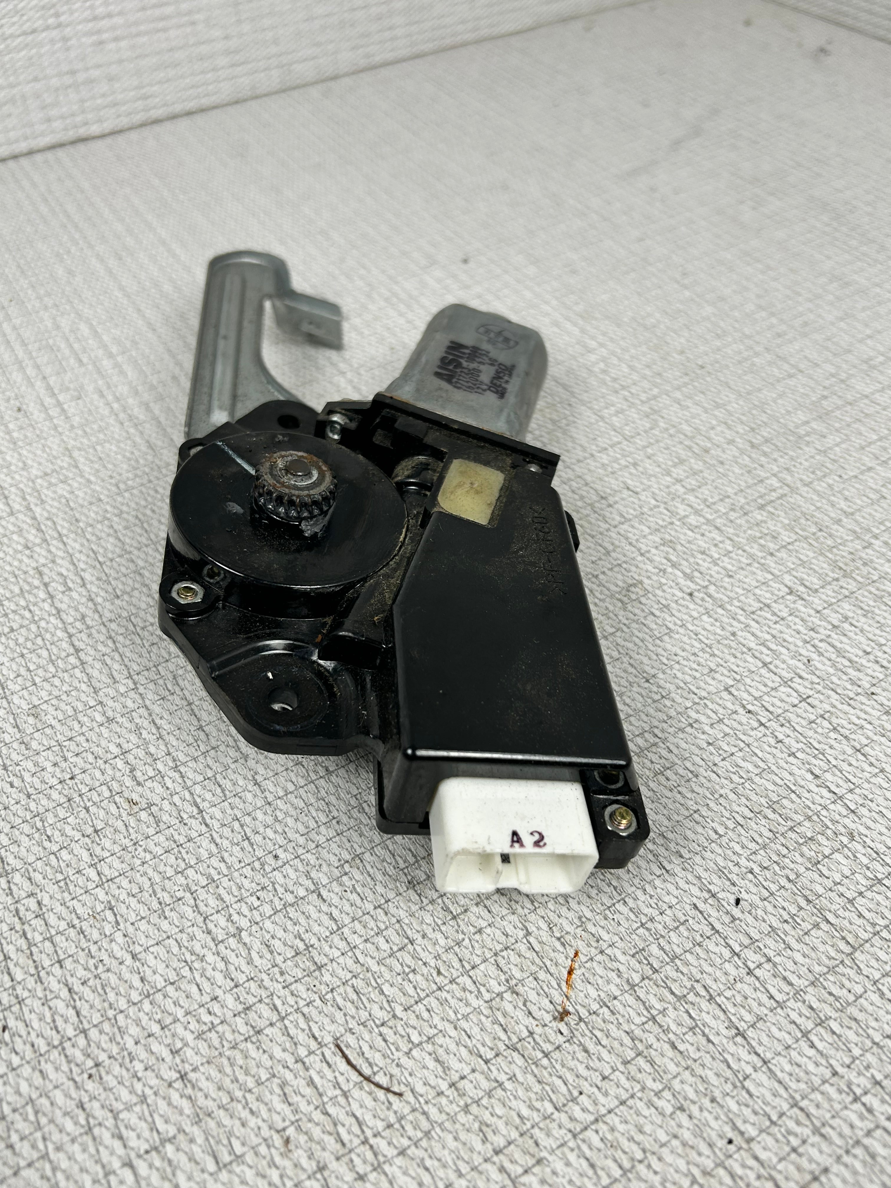 2001-2007 Toyota Sequoia Sun Roof Motor Sunroof 471723-10040 OEM