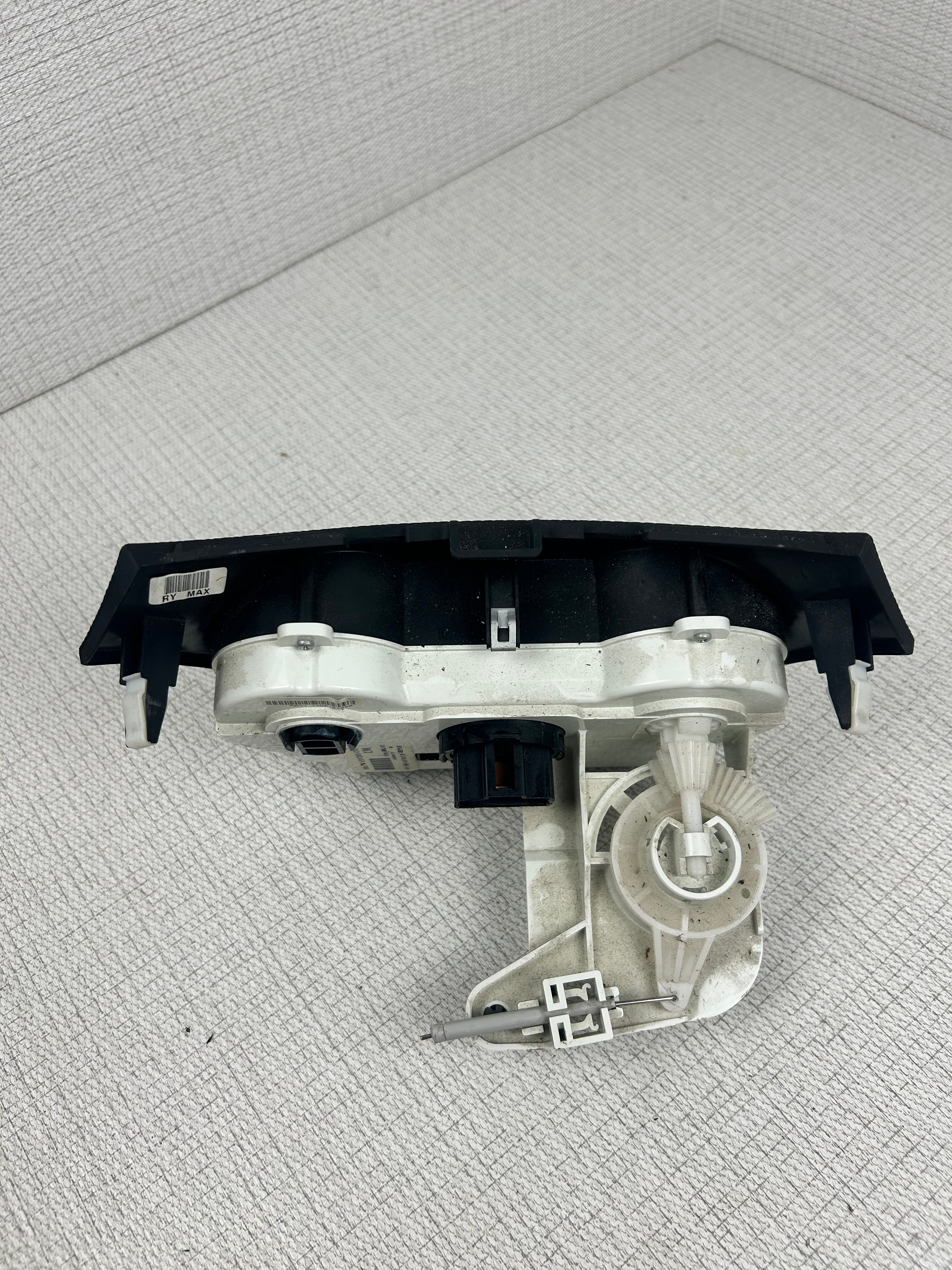 Hyundai Accent A/C Heater Climate Control Temperature Fan 2014 OEM