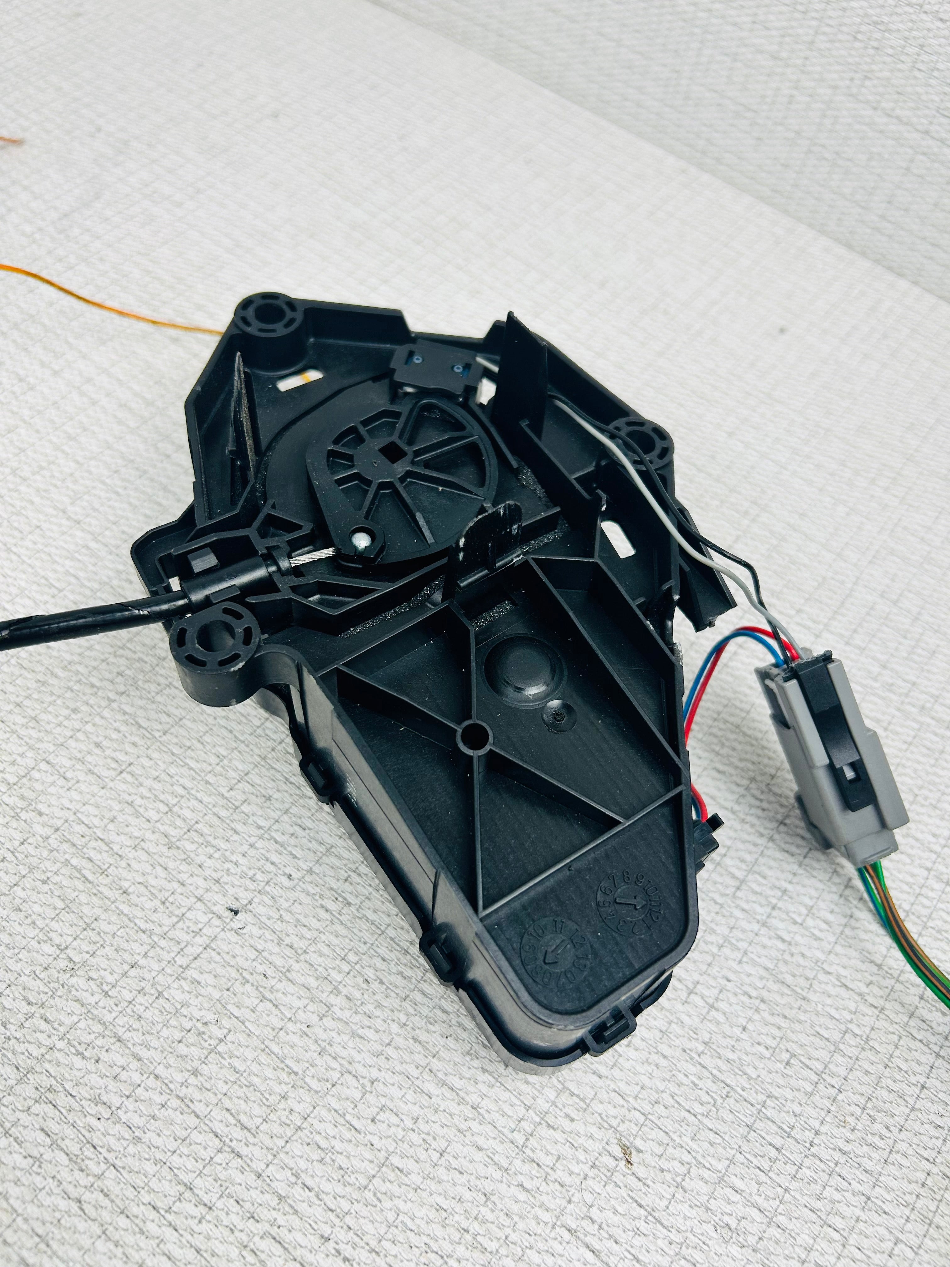 2010-2016 Volvo XC60 Rear Gate Trunk LID Lock Latch Release Control Module OEM