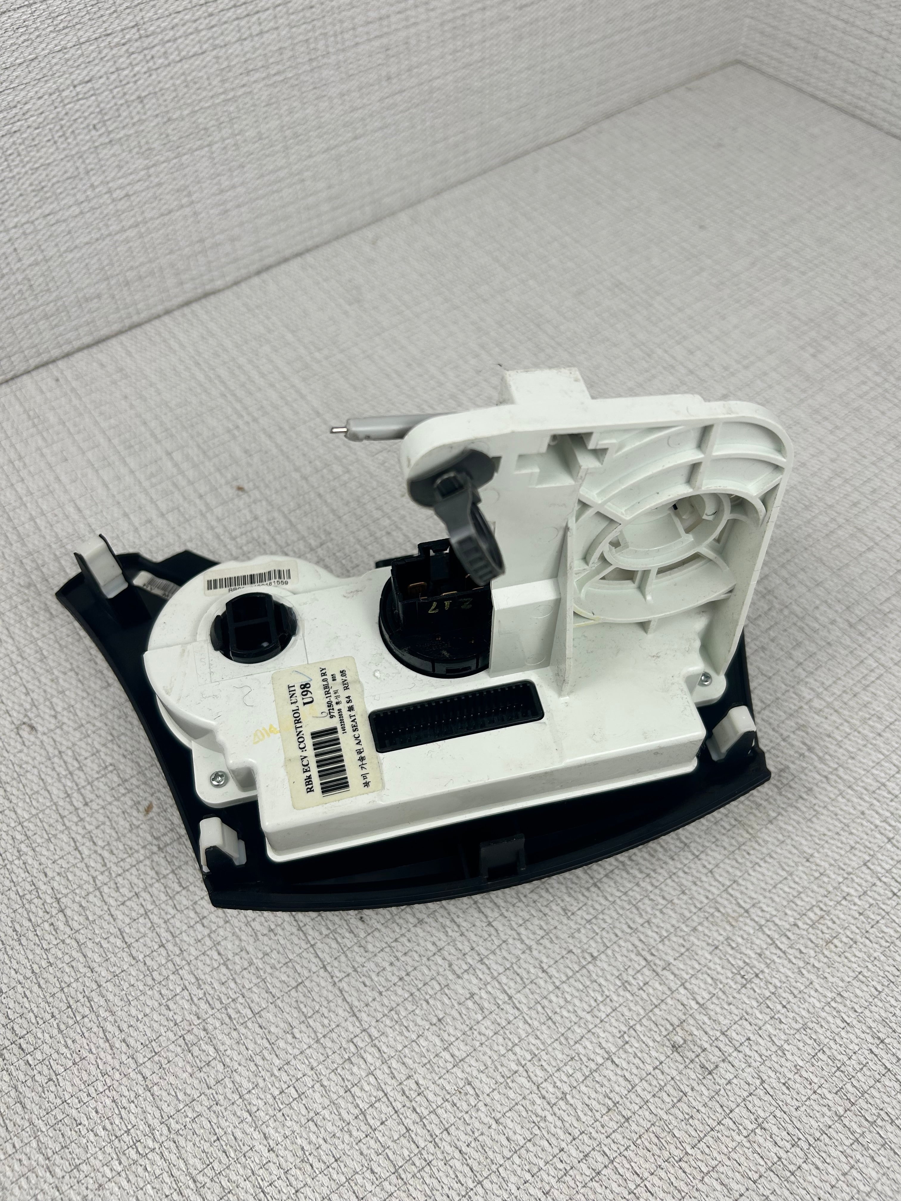 Hyundai Accent A/C Heater Climate Control Temperature Fan 2014 OEM