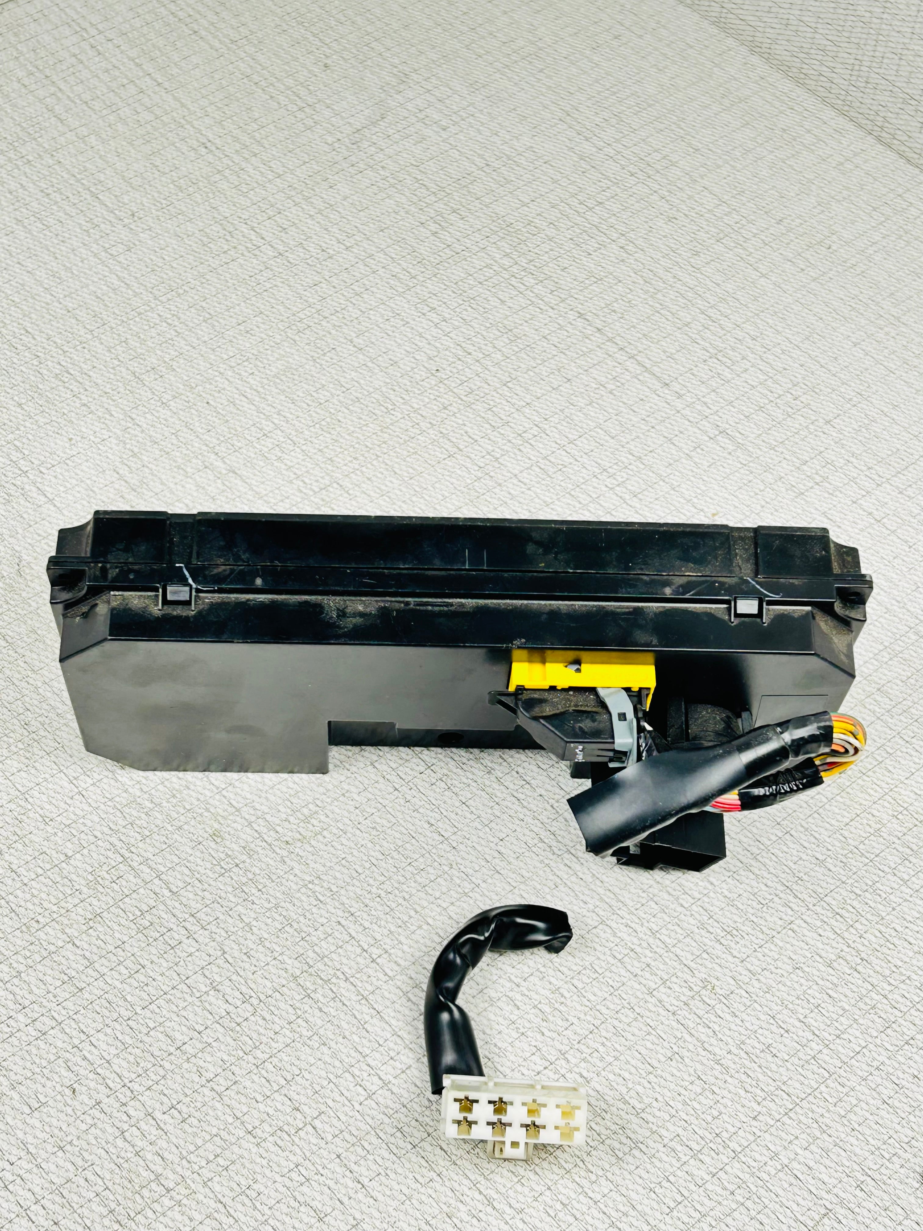 Climate Heater Control A/C Center Vent Nissan Xterra Pathfinder OEM 2011