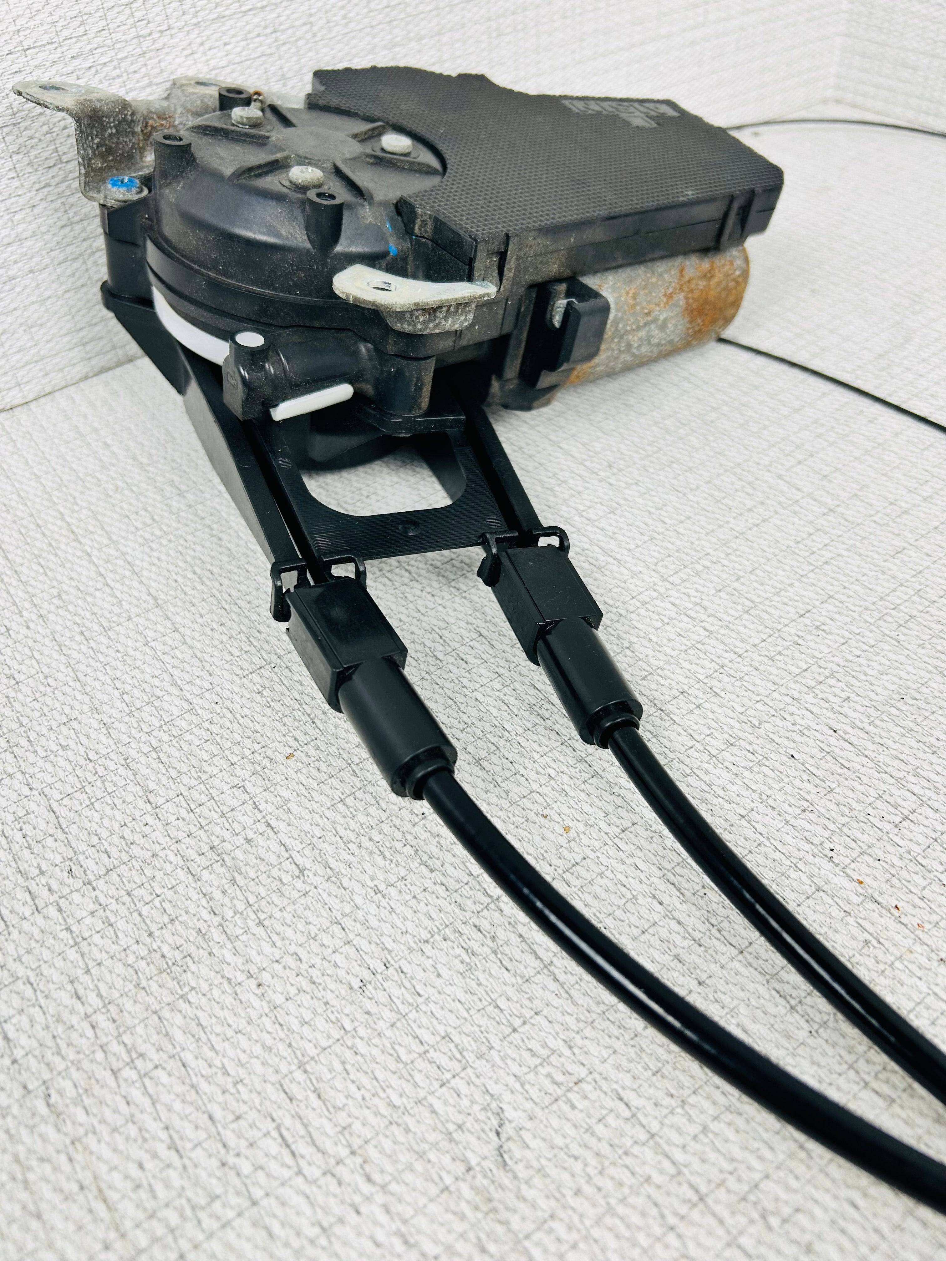 Toyota Sienna 2011-2019 Left Driver side sliding door motor 426605-10200 oem