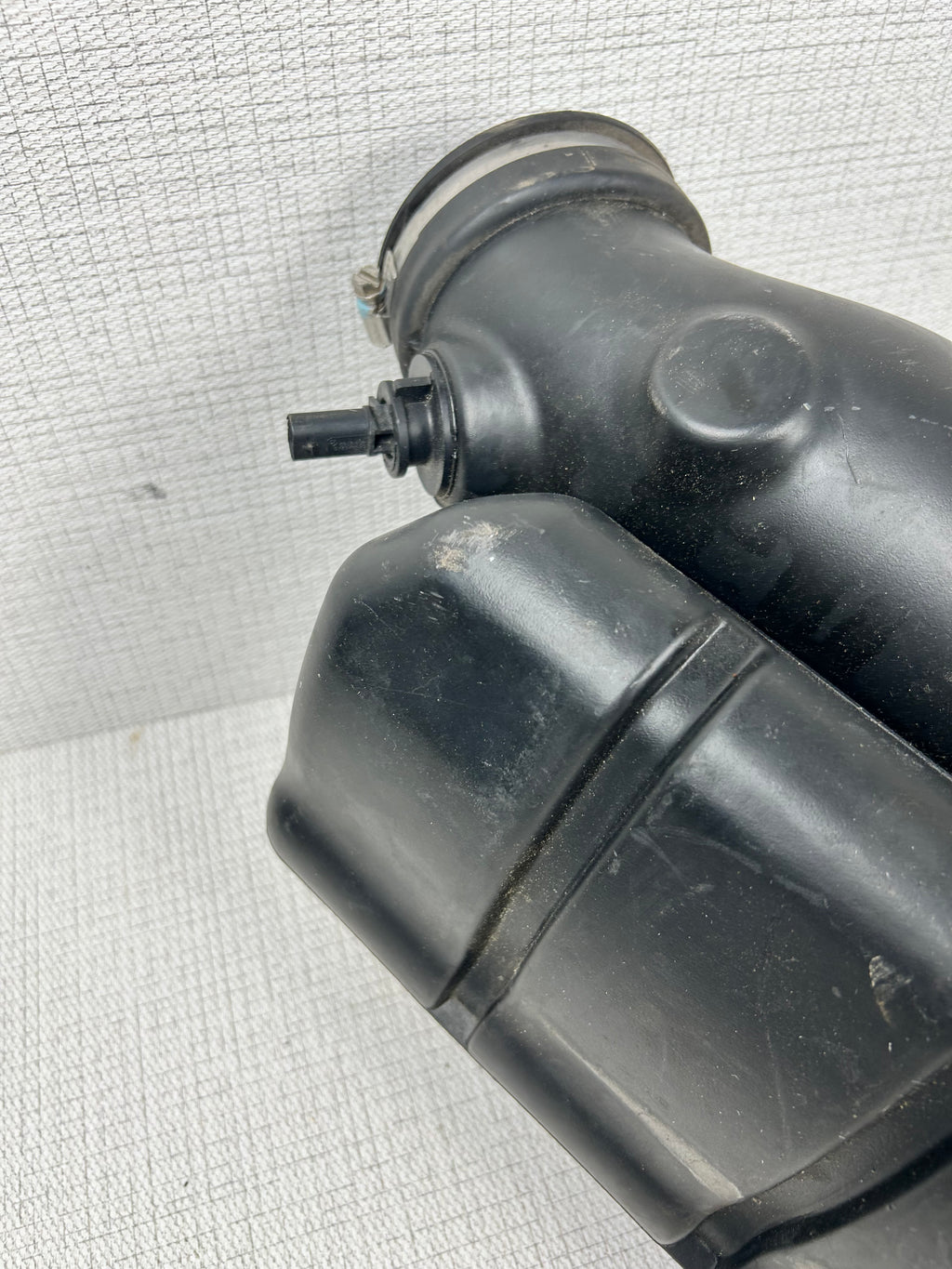 2011 - 2013 Dodge Durango Cherokee 3.6L Resonator Air Intake Tube OEM