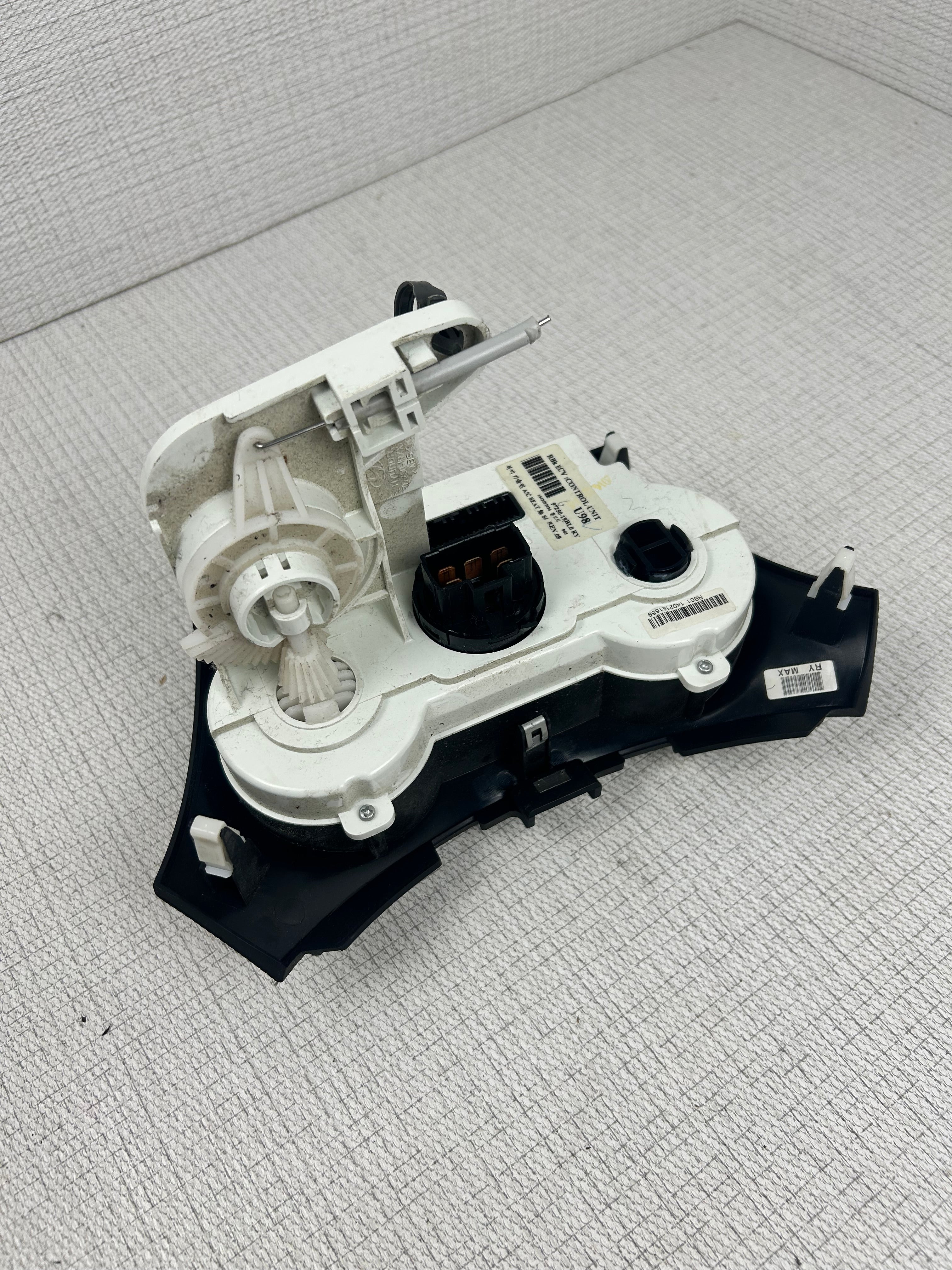 Hyundai Accent A/C Heater Climate Control Temperature Fan 2014 OEM