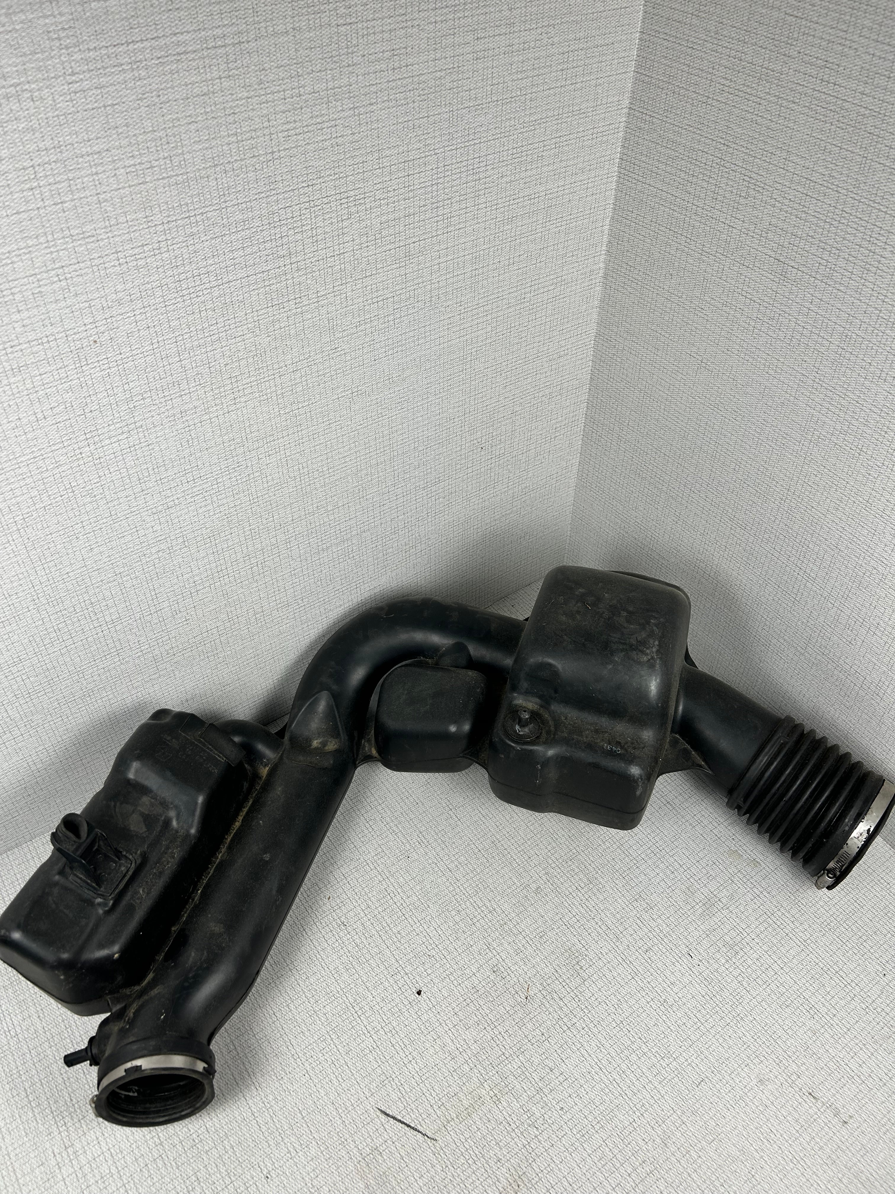 2011 - 2013 Dodge Durango Cherokee 3.6L Resonator Air Intake Tube OEM