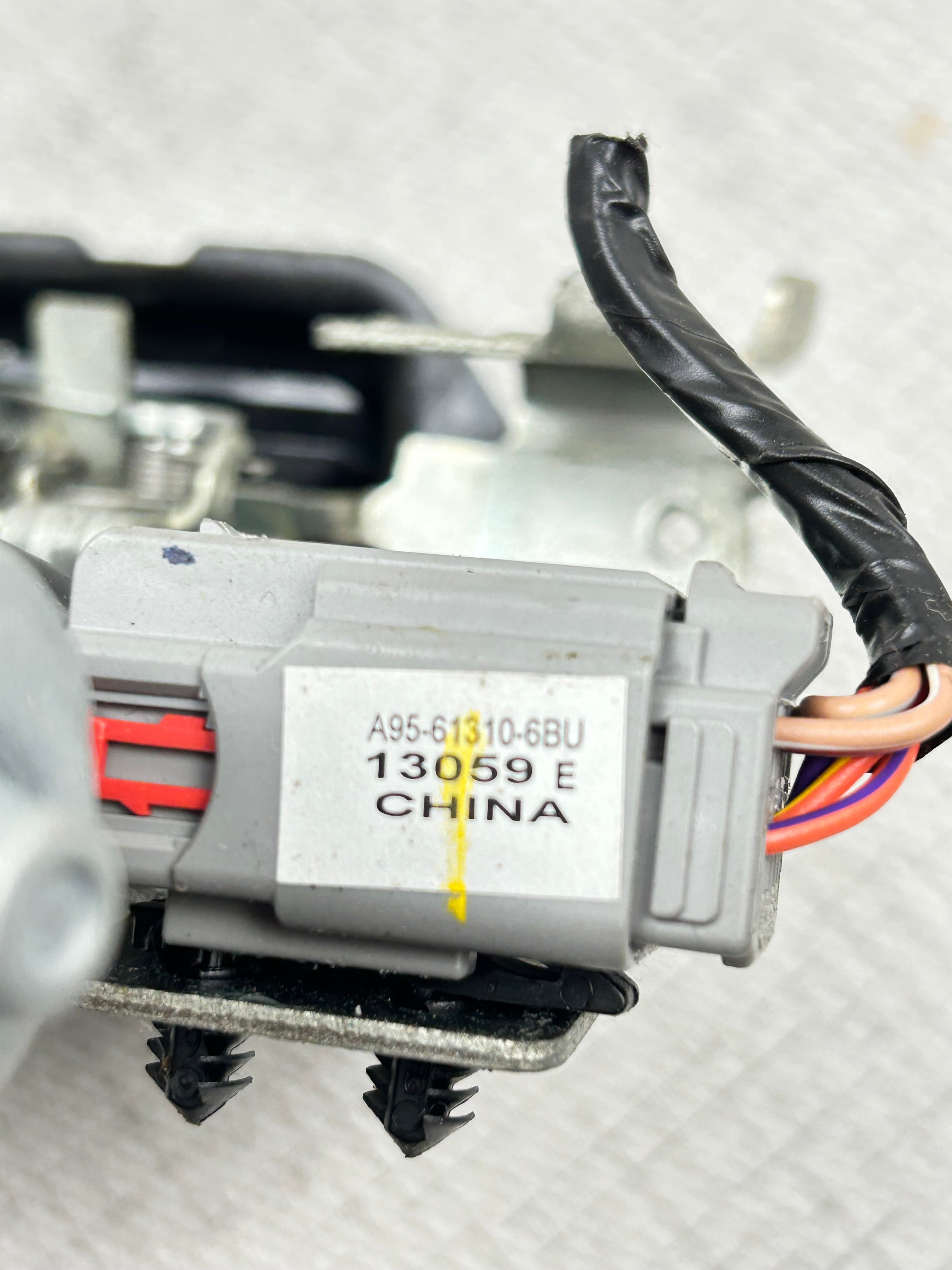 2011- 2021 Jeep Grand Cherokee Rear Power Liftgate Latch Lock Actuator Motor OEM