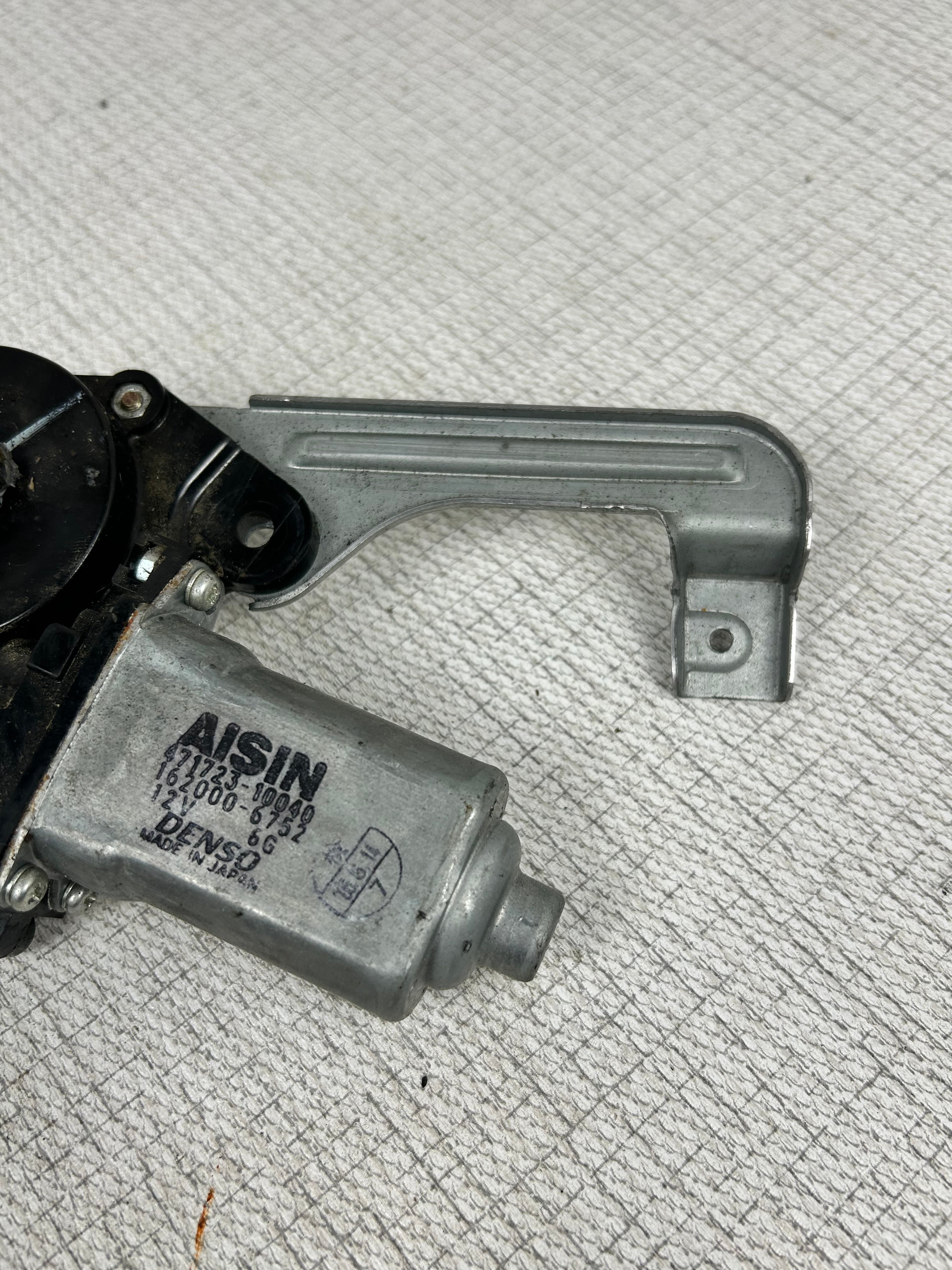 2001-2007 Toyota Sequoia Sun Roof Motor Sunroof 471723-10040 OEM