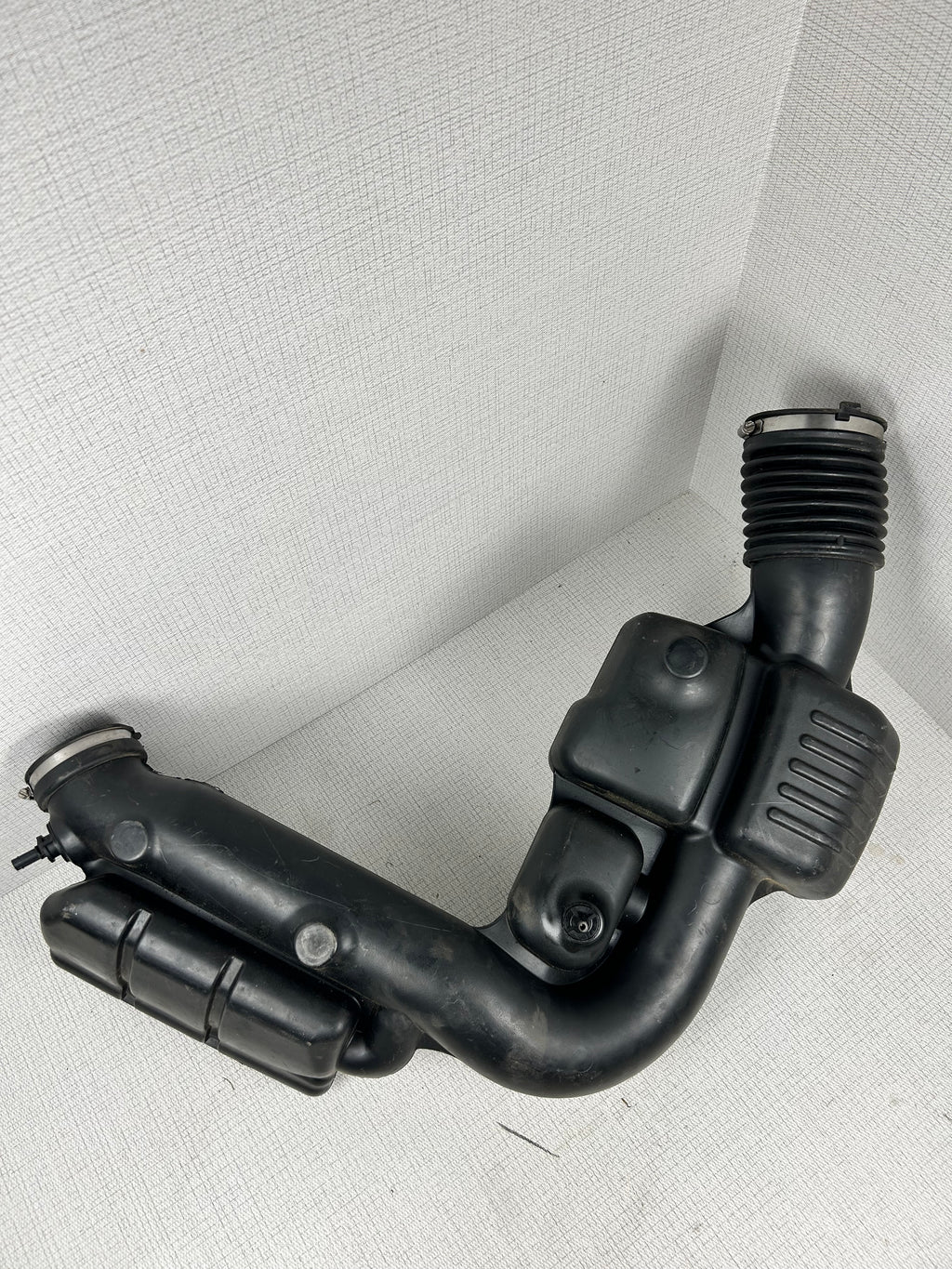 2011 - 2013 Dodge Durango Cherokee 3.6L Resonator Air Intake Tube OEM