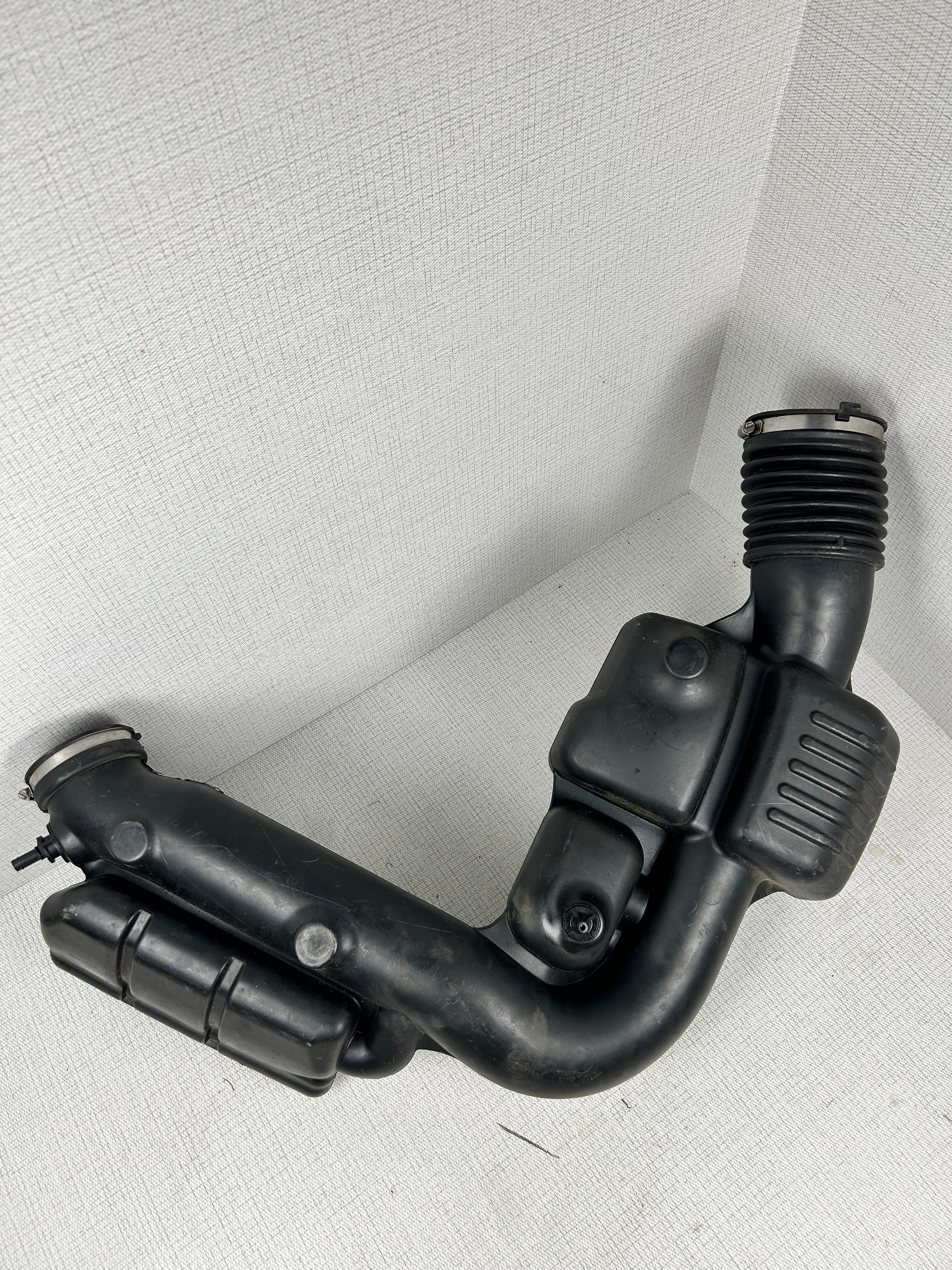 2011 - 2013 Dodge Durango Cherokee 3.6L Resonator Air Intake Tube OEM