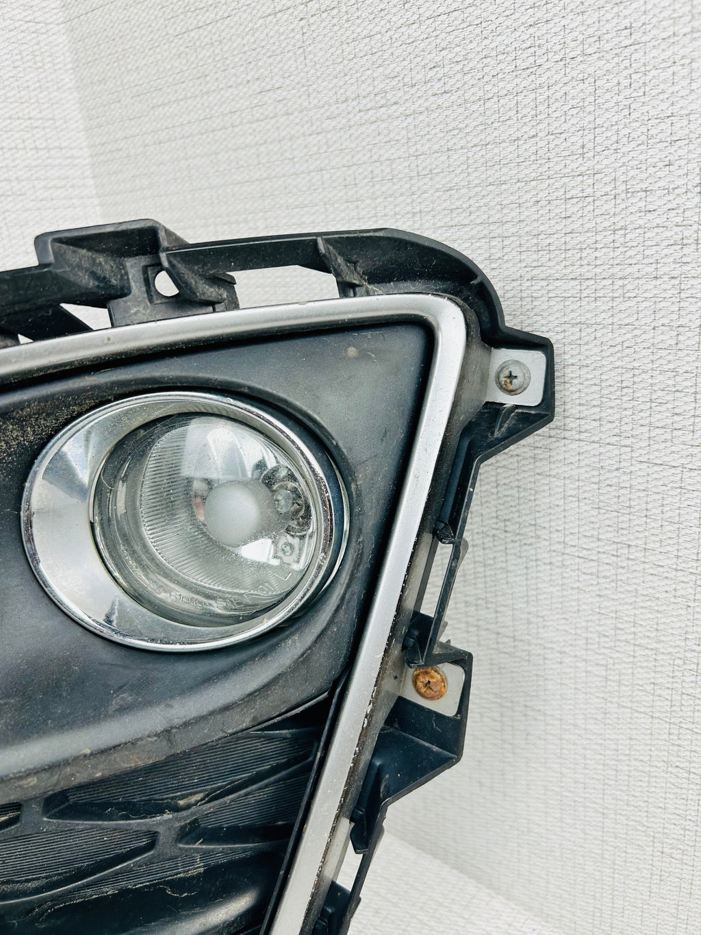 2010-2012 Mazda Cx-7 Bumper Grille Left Fog Light Insert OEM