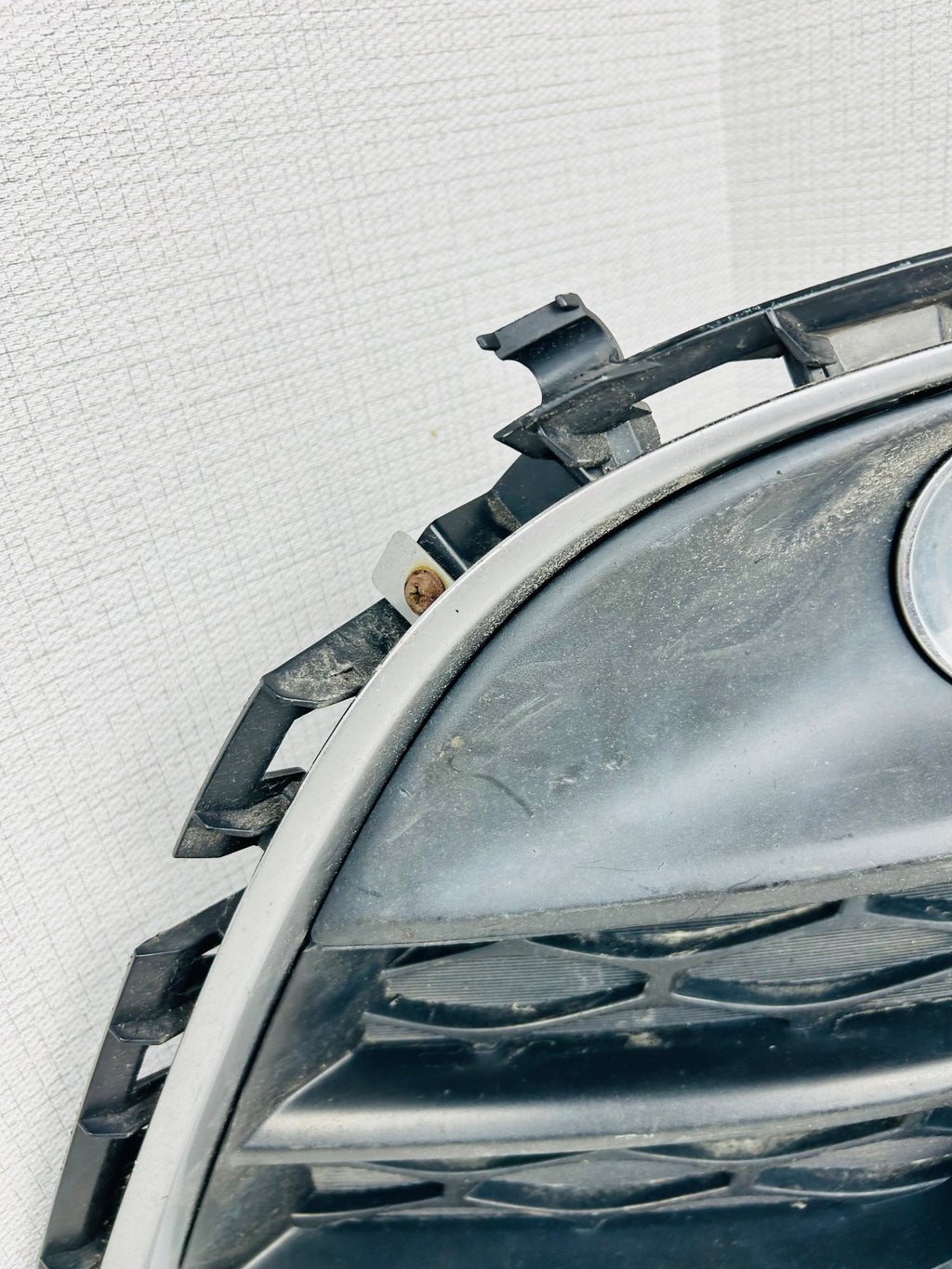 2010-2012 Mazda Cx-7 Bumper Grille Left Fog Light Insert OEM