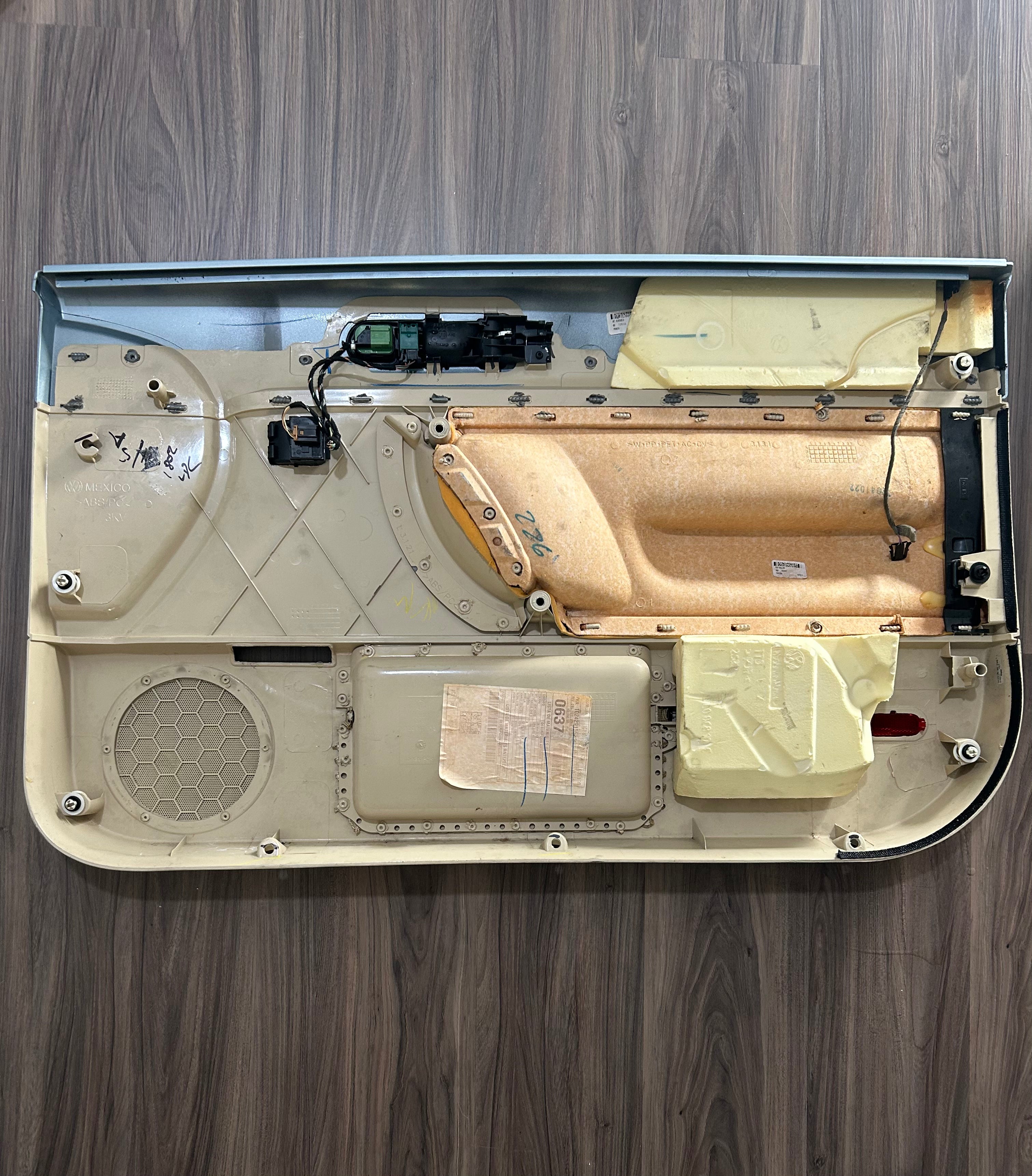 1998-2010 VW Volkswagen New Beetle Cloth HARDTOP Door Panel Set OEM CREMA