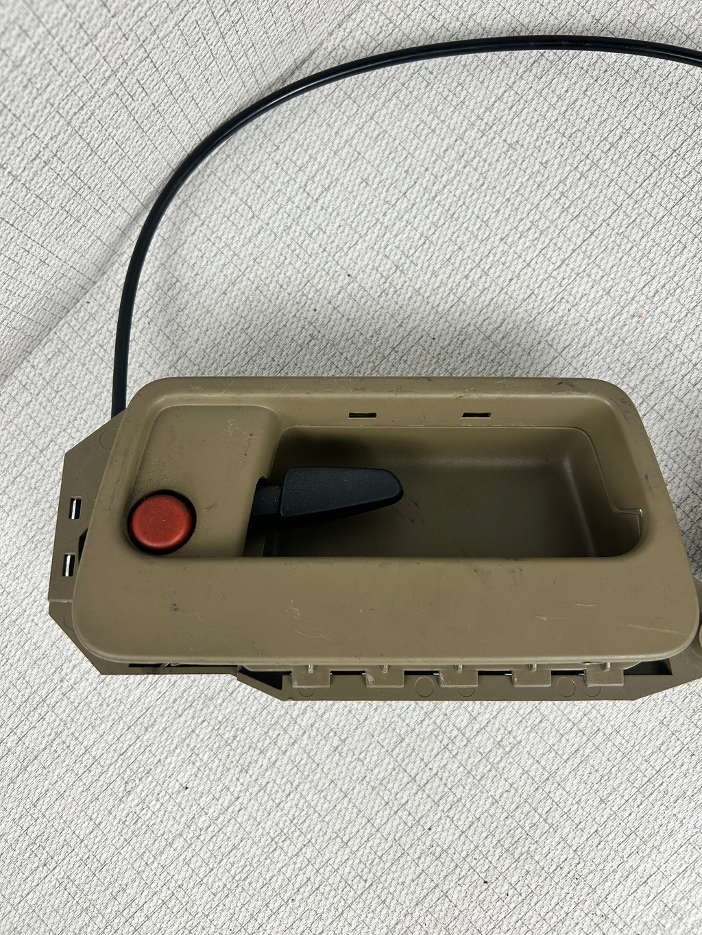 Volvo XC90 rear tailgate trunk latch lock actuator assembly OEM 2003-2014 third row