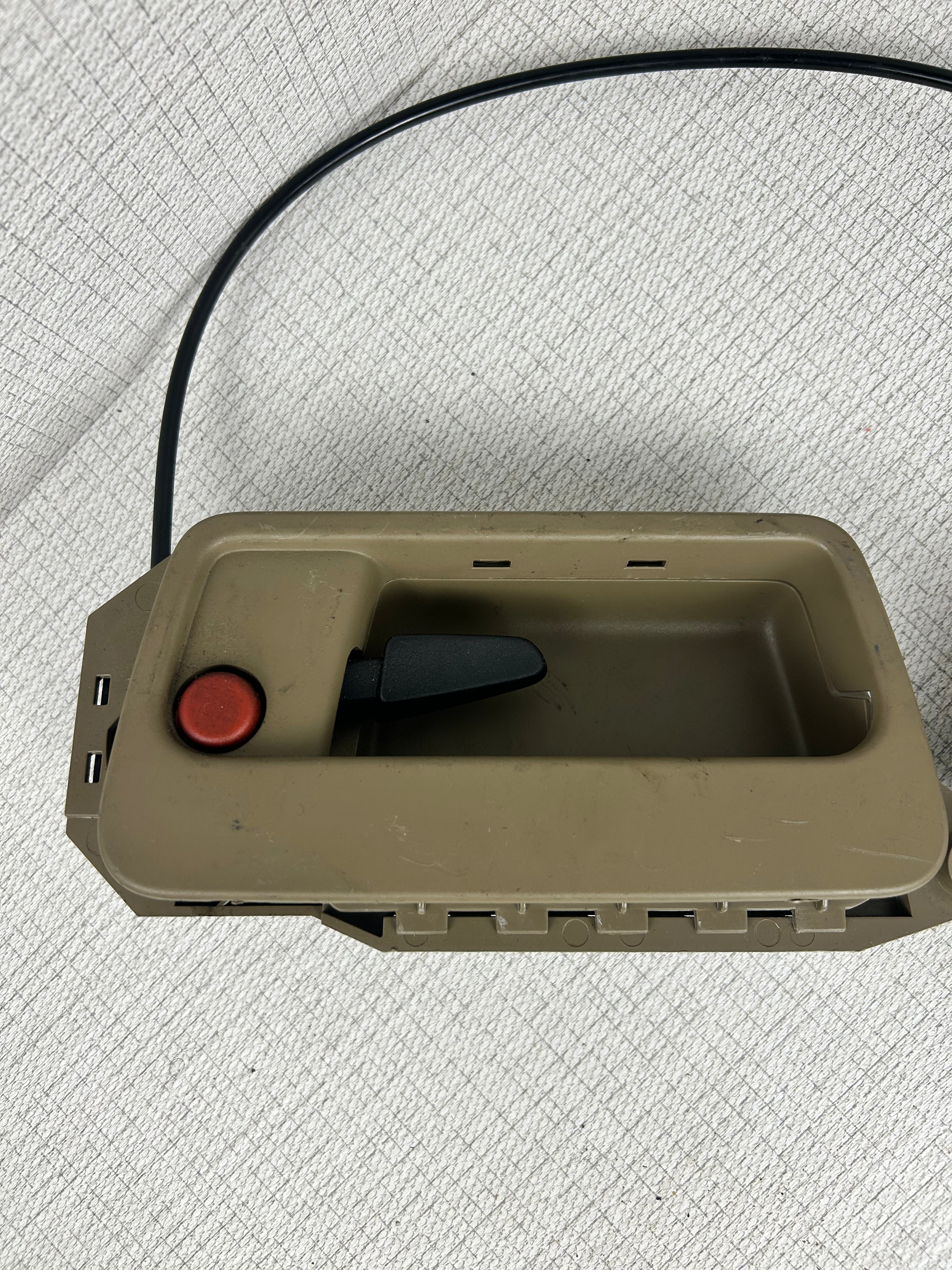 Volvo XC90 rear tailgate trunk latch lock actuator assembly OEM 2003-2014 third row