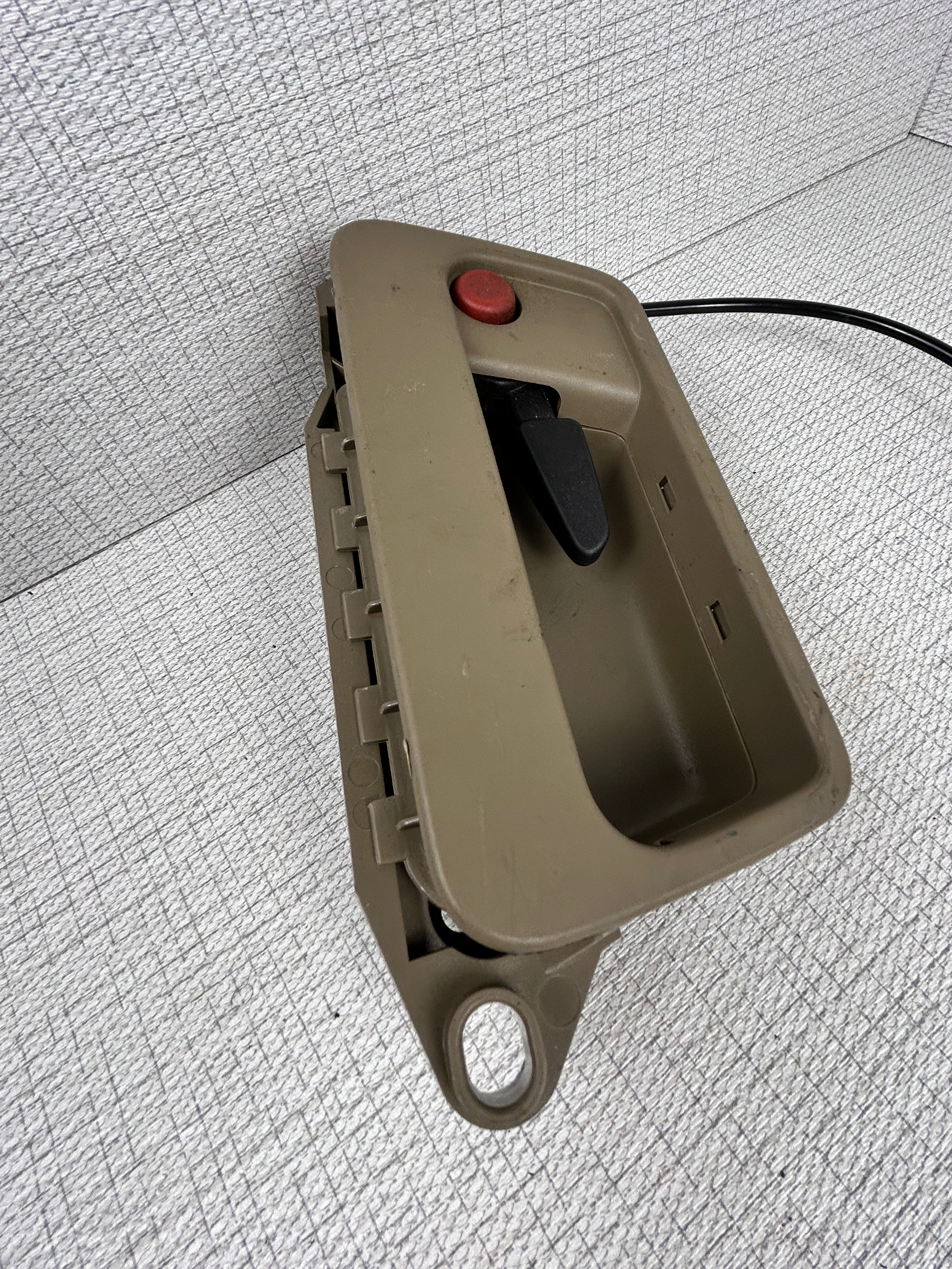 Volvo XC90 rear tailgate trunk latch lock actuator assembly OEM 2003-2014 third row