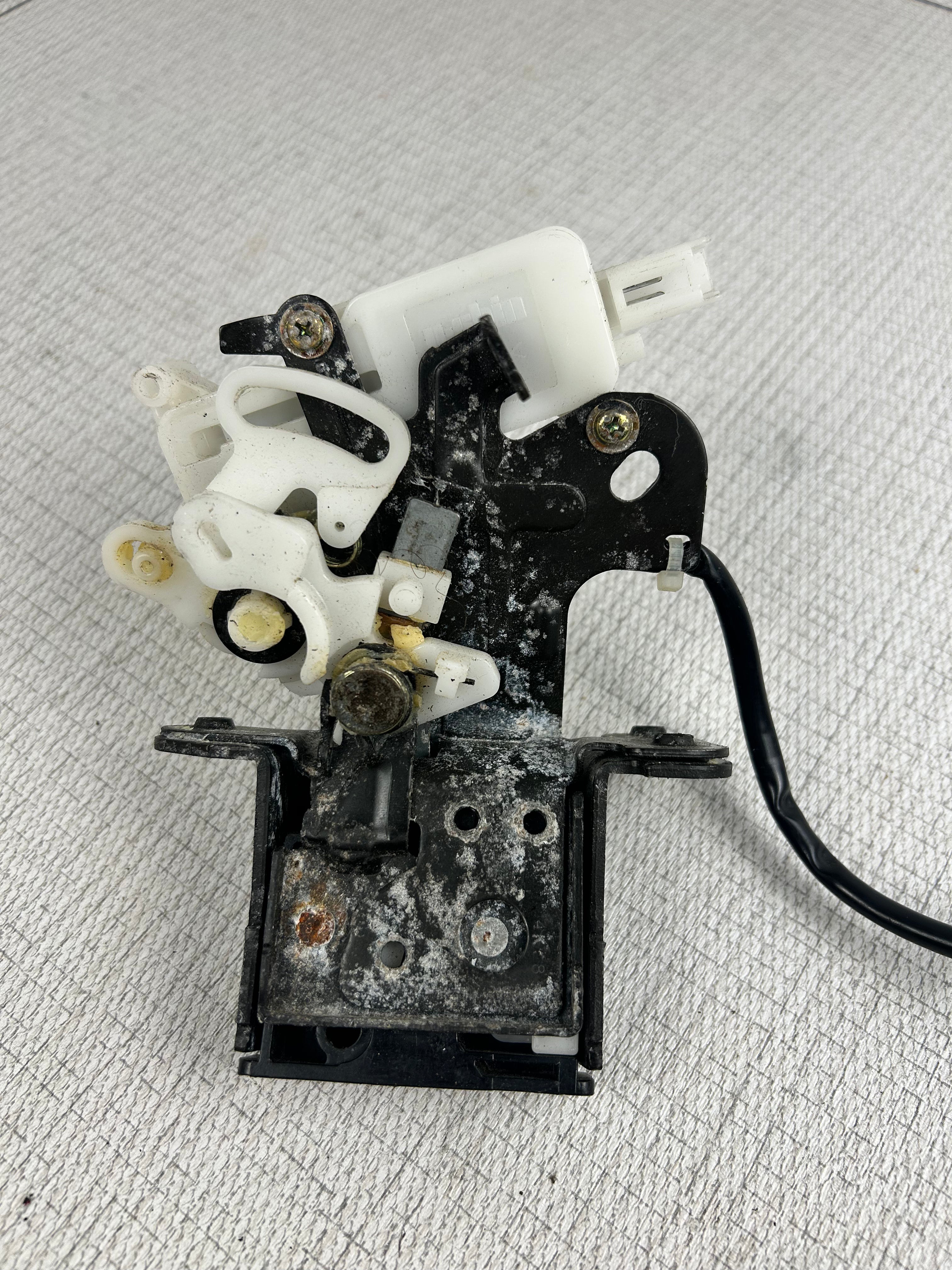 2007 - 2010 OEM Mazda Cx-9 CX9 Rear Trunk Tail Lift gate Latch Lock Actuator