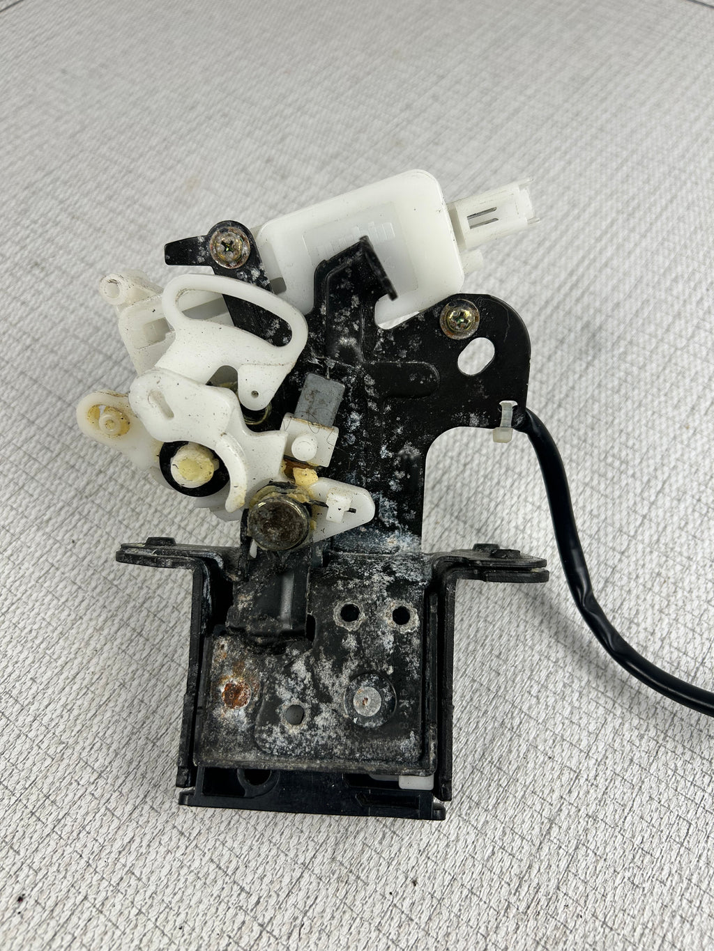 Rear Liftgate Trunk Latch Actuator Mazda 3 Hatchback OEM 2004–2009
