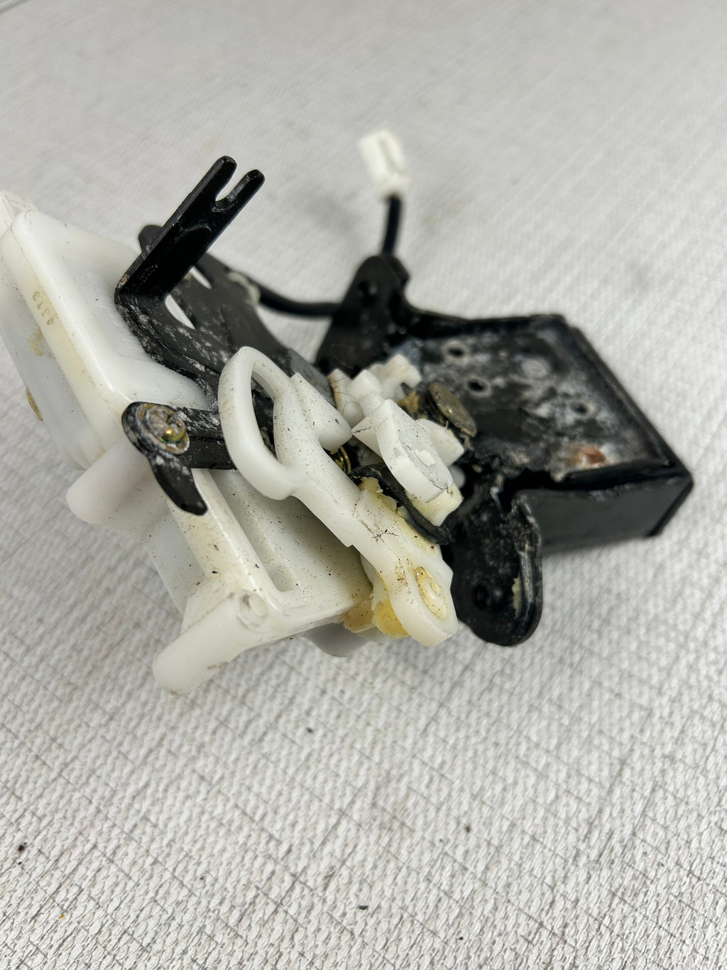 2007 - 2010 OEM Mazda Cx-9 CX9 Rear Trunk Tail Lift gate Latch Lock Actuator