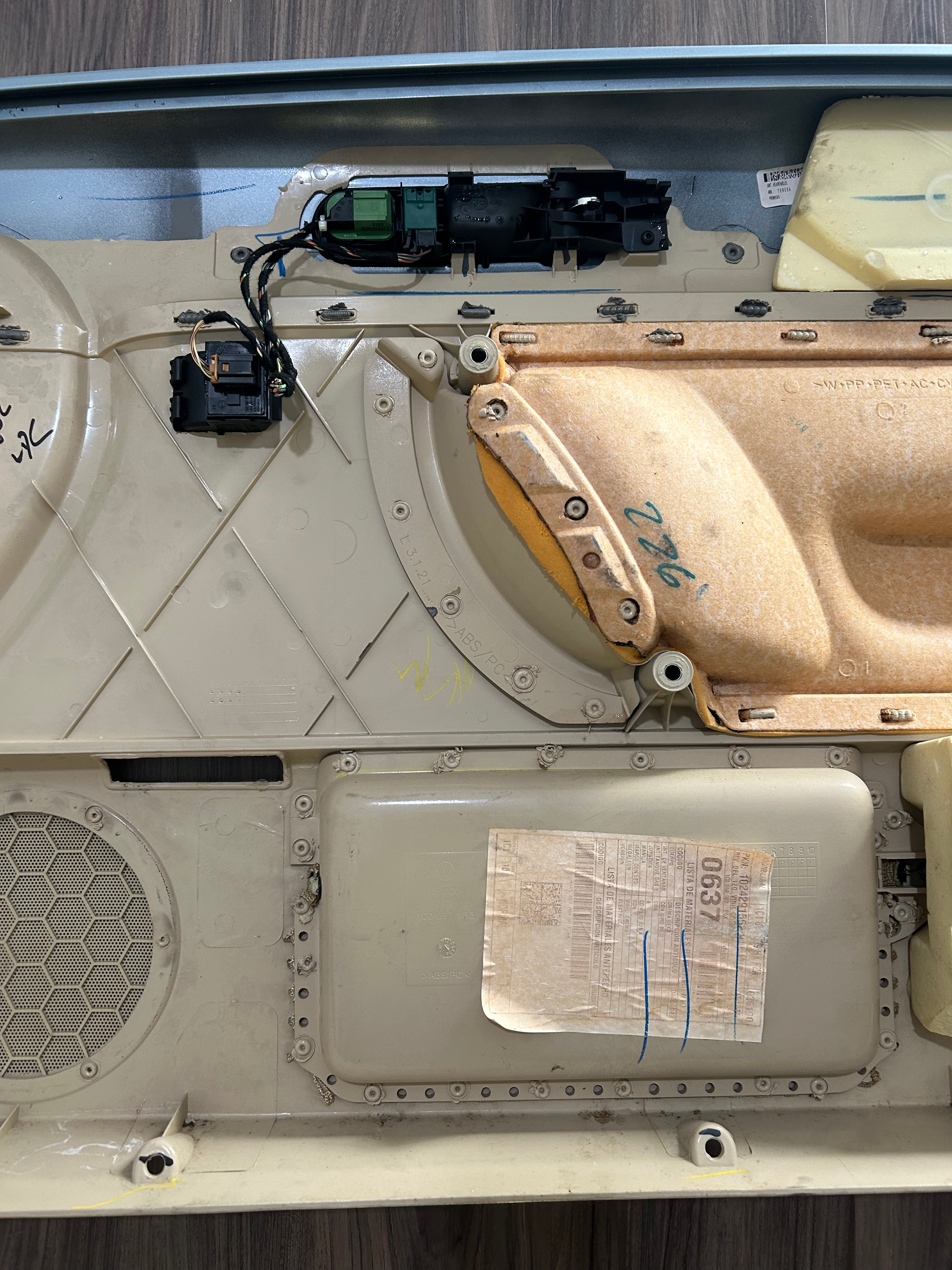 1998-2010 VW Volkswagen New Beetle Cloth HARDTOP Door Panel Set OEM CREMA