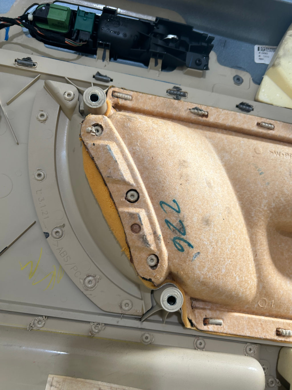 1998-2010 VW Volkswagen New Beetle Cloth HARDTOP Door Panel Set OEM CREMA