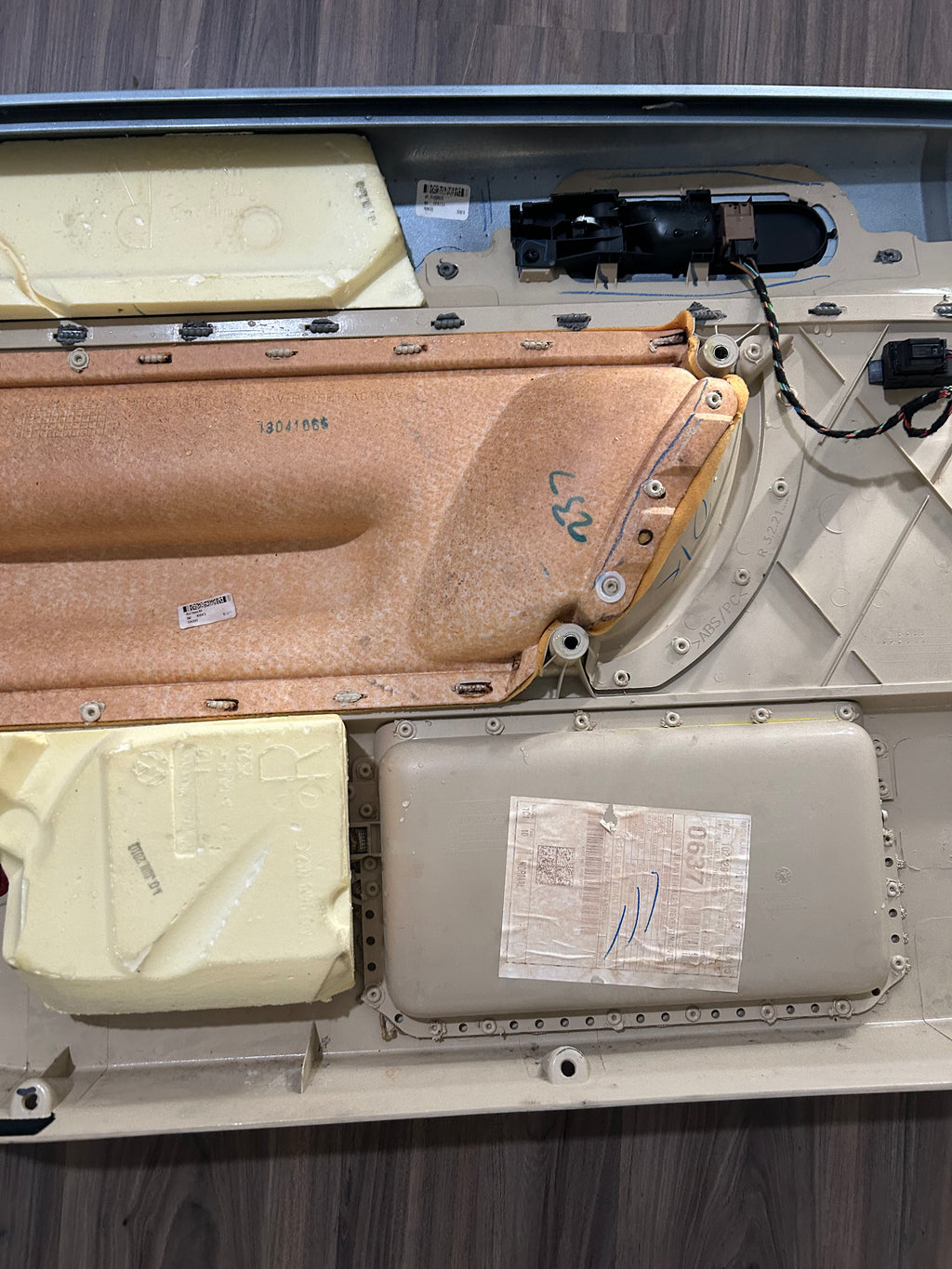 1998-2010 VW Volkswagen New Beetle Cloth HARDTOP Door Panel Set OEM CREMA