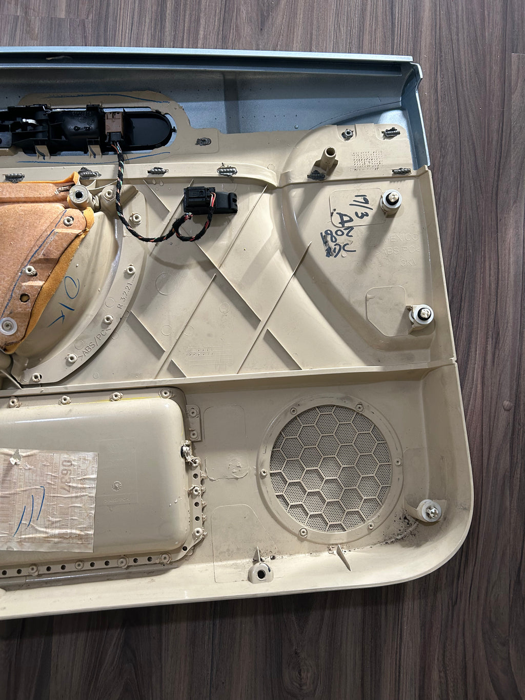 1998-2010 VW Volkswagen New Beetle Cloth HARDTOP Door Panel Set OEM CREMA