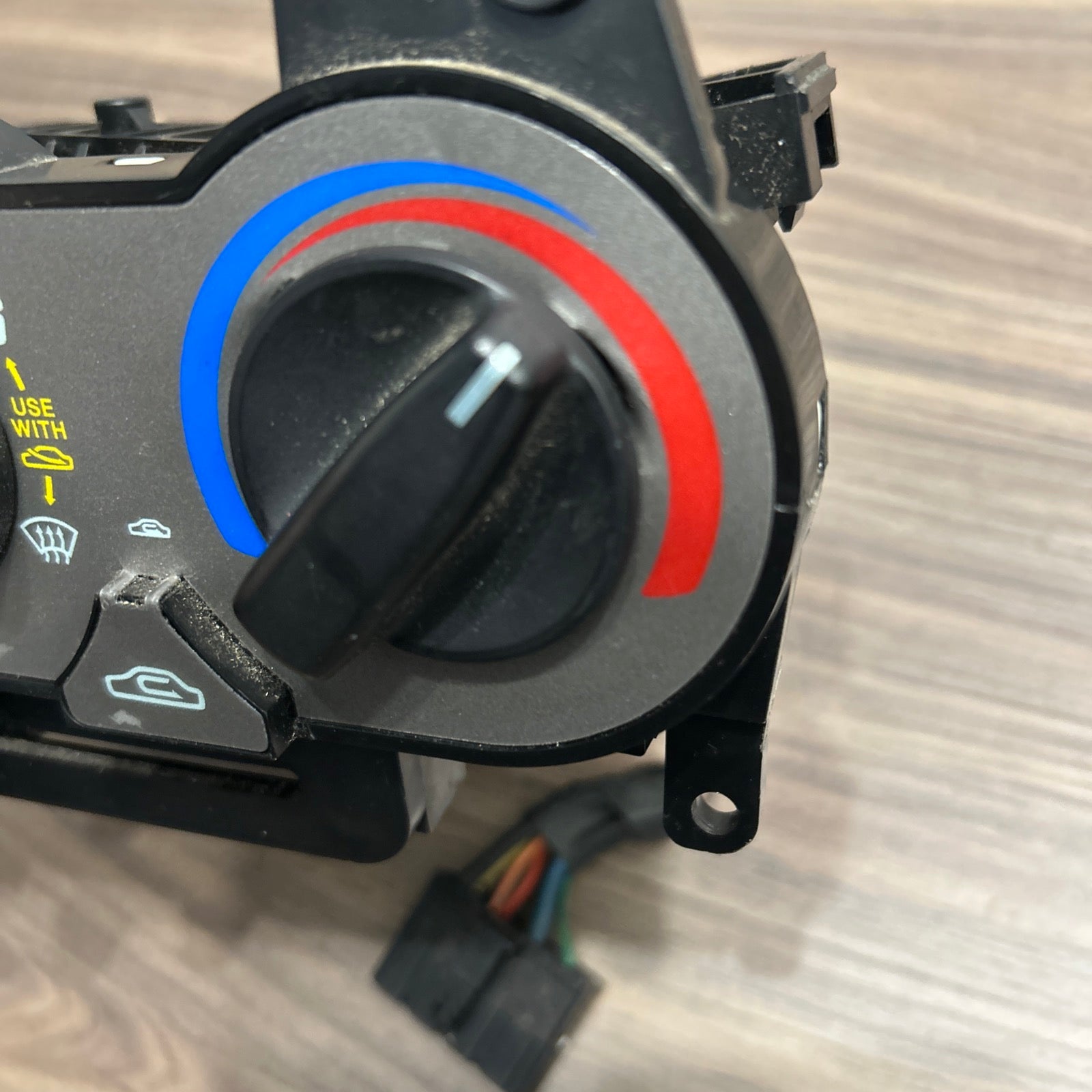 2000-2004 HYUNDAI ACCENT TEMPERATURE CLIMATE CONTROL Heater A/c Control OEM