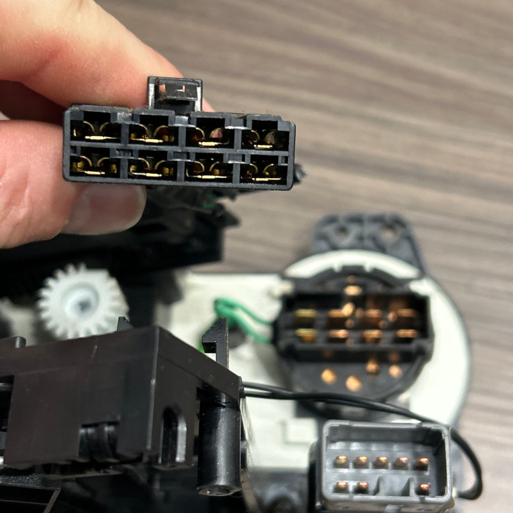 2000-2004 HYUNDAI ACCENT TEMPERATURE CLIMATE CONTROL Heater A/c Control OEM