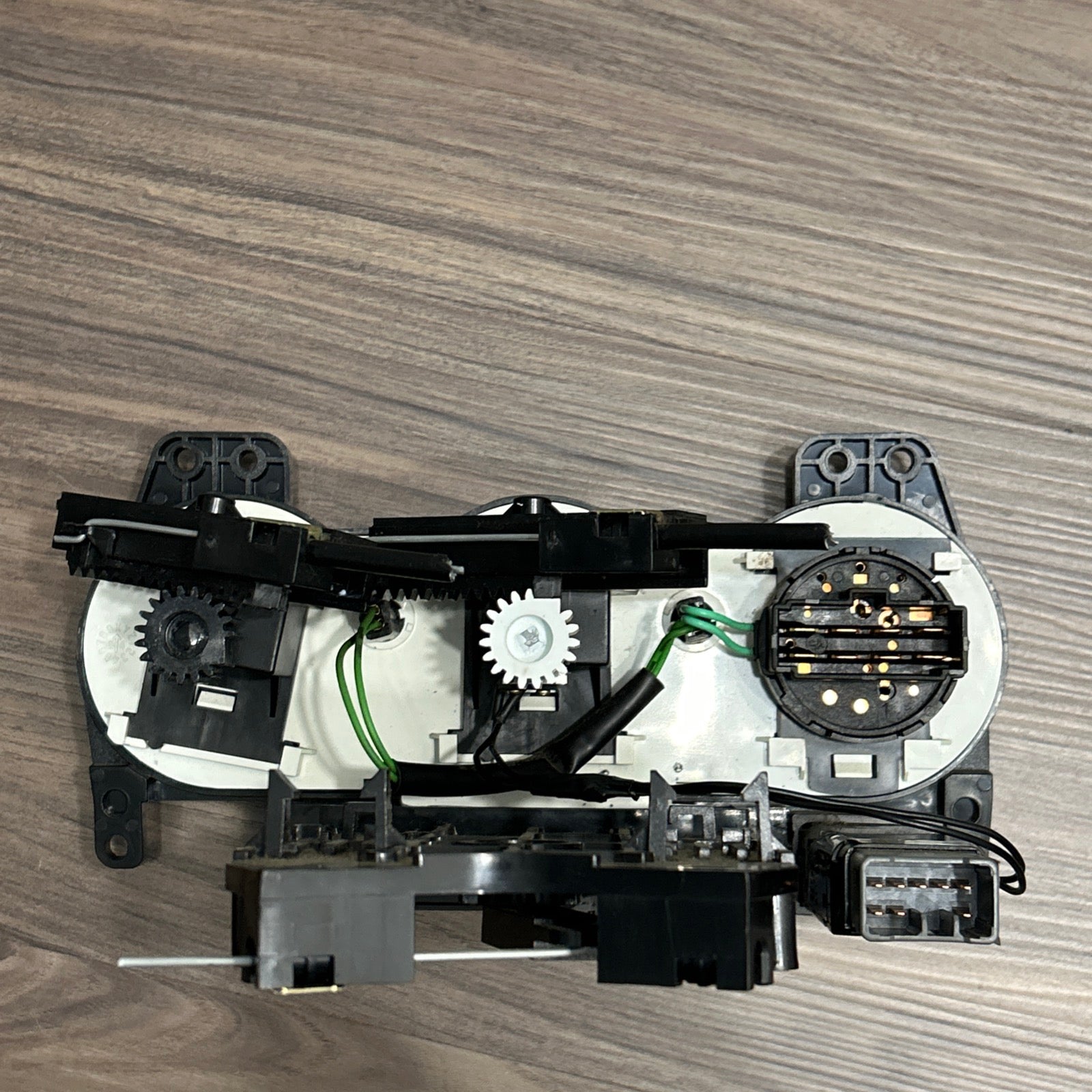 2000-2004 HYUNDAI ACCENT TEMPERATURE CLIMATE CONTROL Heater A/c Control OEM