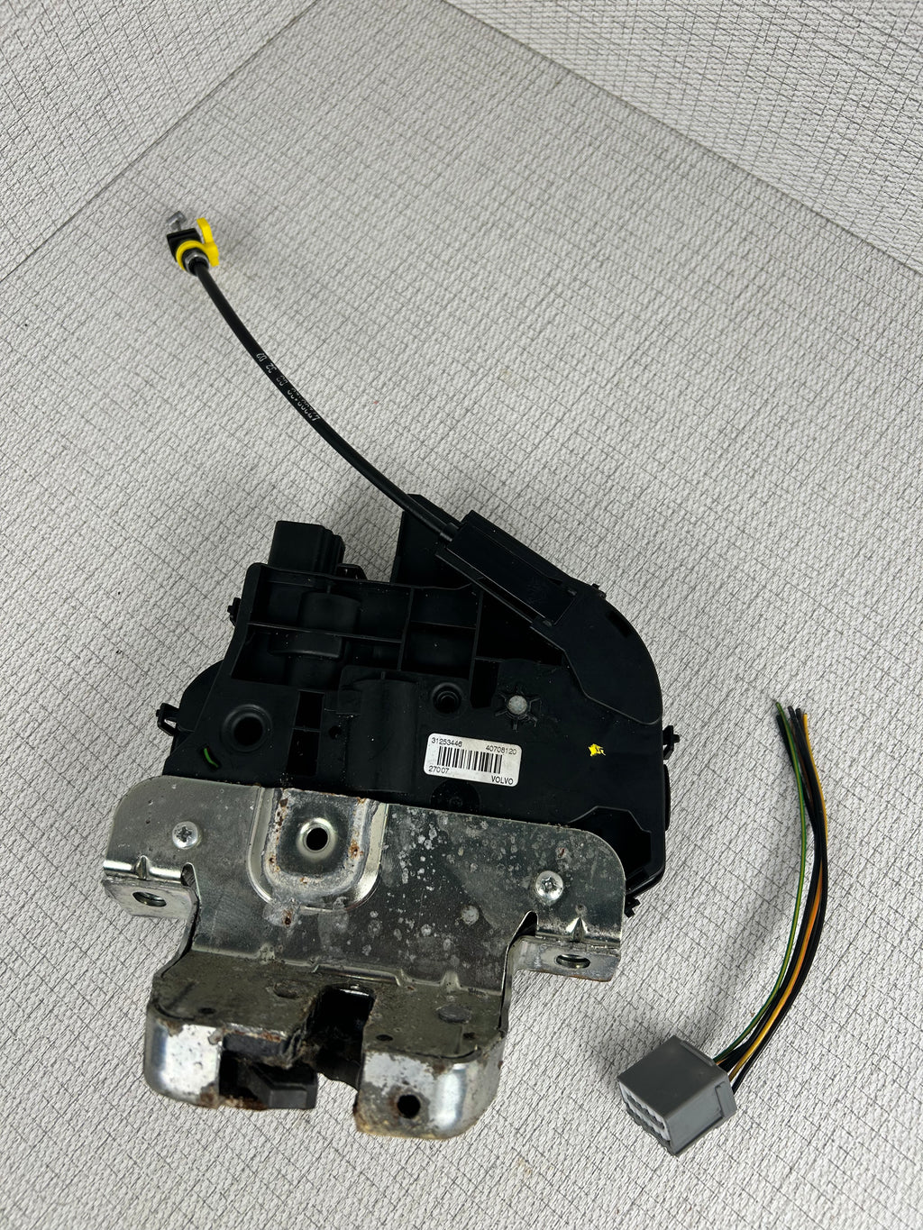 OEM 2008-2010 Volvo V70 XC70 III Rear Liftgate Trunk Lock Actuator Latch 31253446